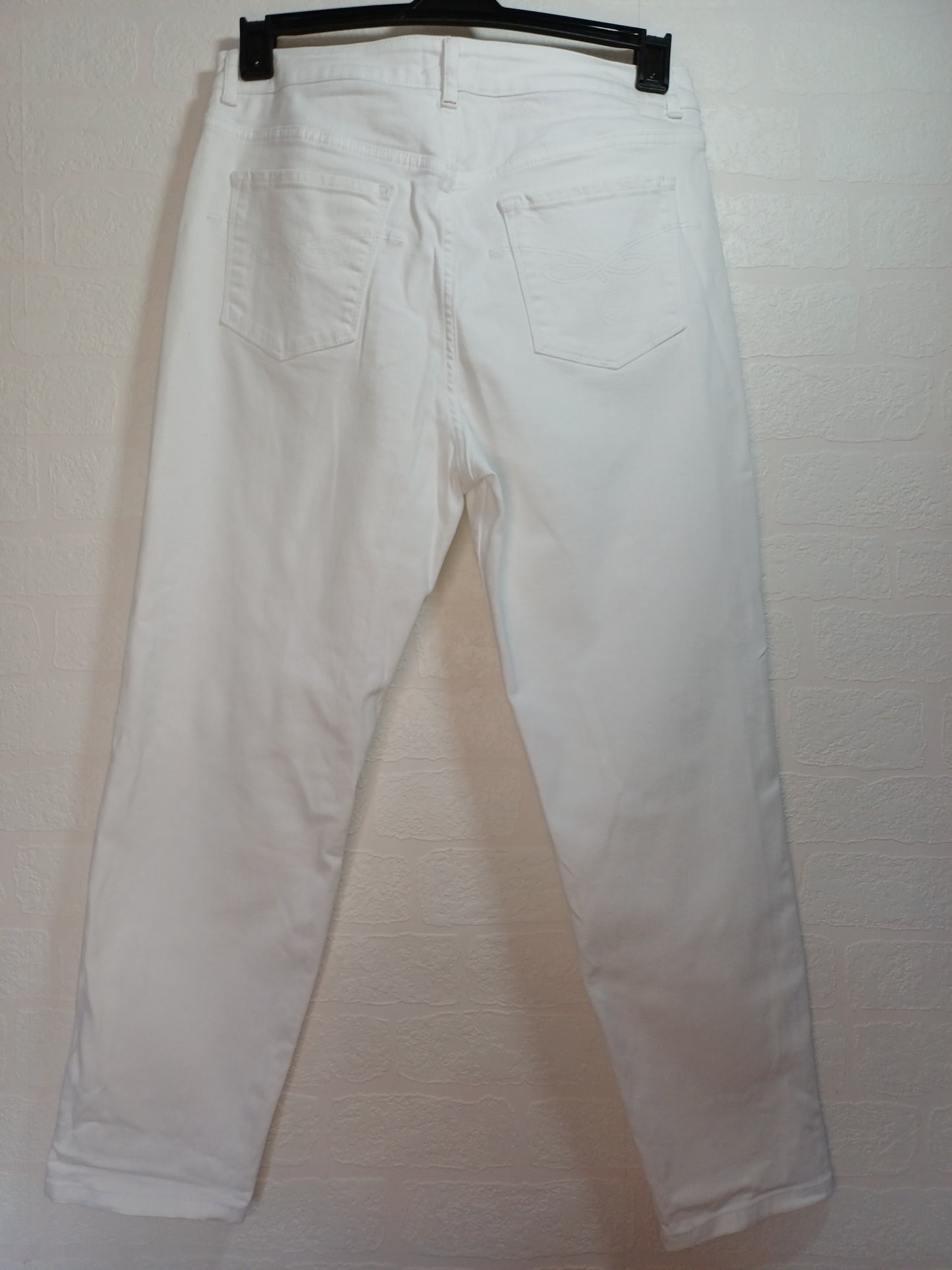 Ted Baker Women's White Distressed Ripped Jeans - W33 L27 - Tag 30 - Very Good Condition