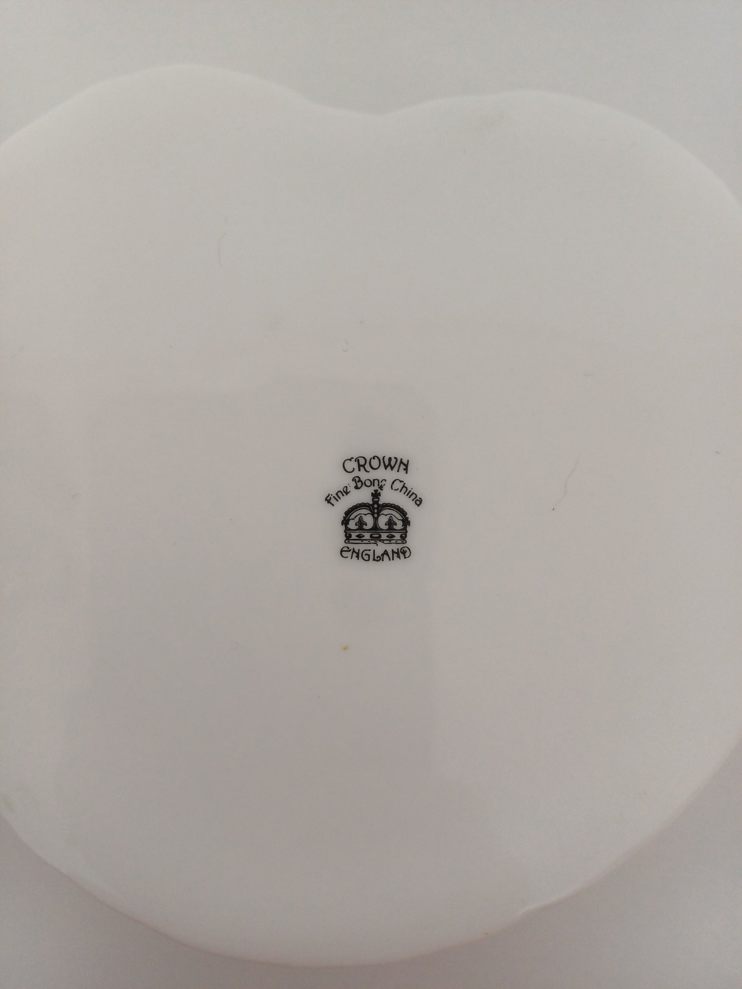 Crown Fine Bone China Heart Shaped Floral Rose Trinket Dish with Lid - Very Good Condition
