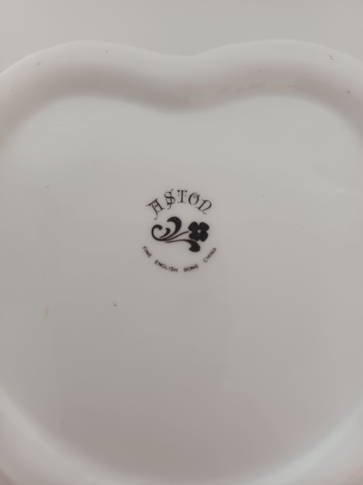 Aston White Fine Bone China Heart Shaped Happy Birthday Trinket Box with Lid - Very Good Condition