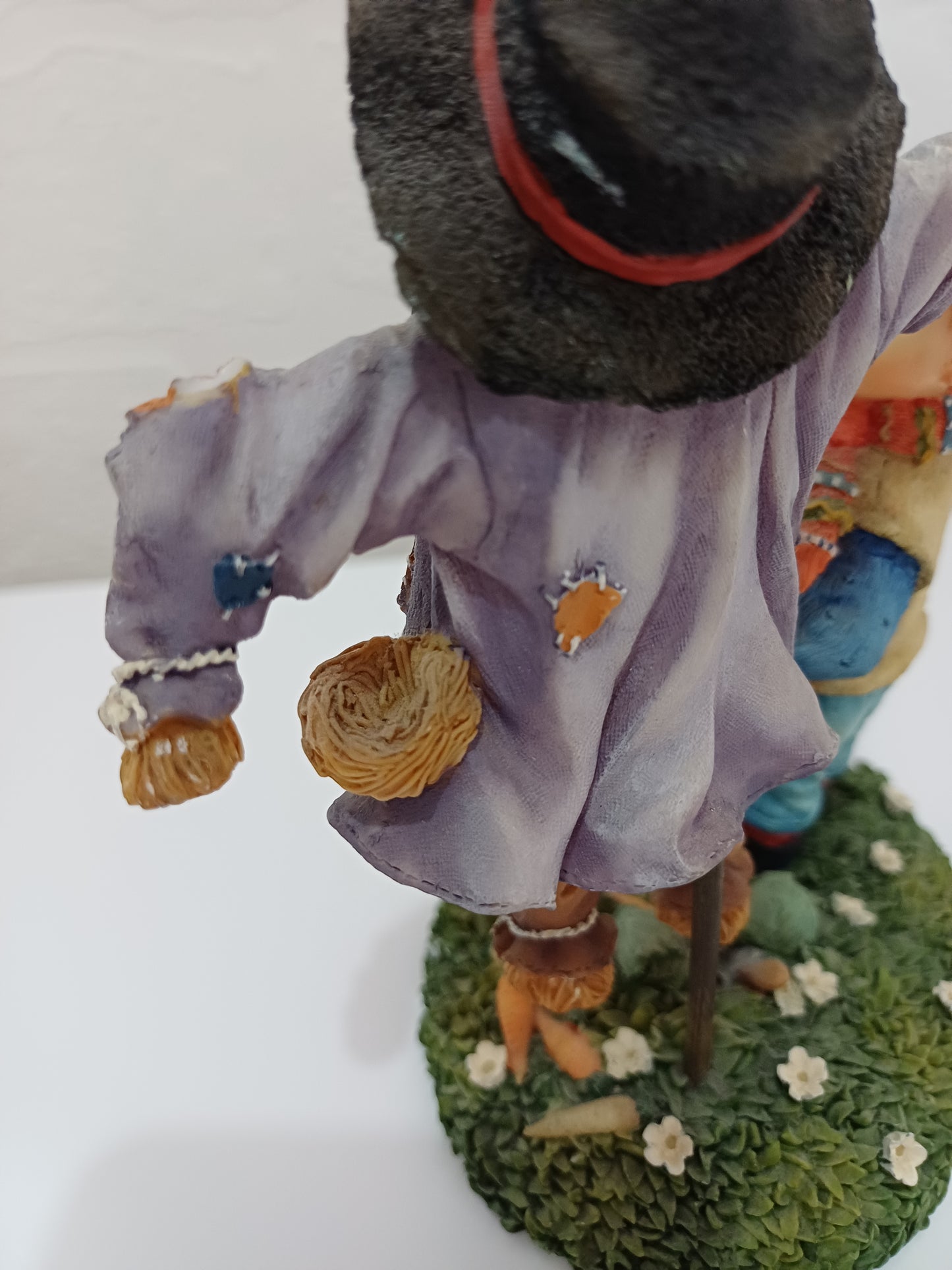 Leonardo Collection Sam and the Scarecrow Figurine by Christine Haworth - Very Good Condition