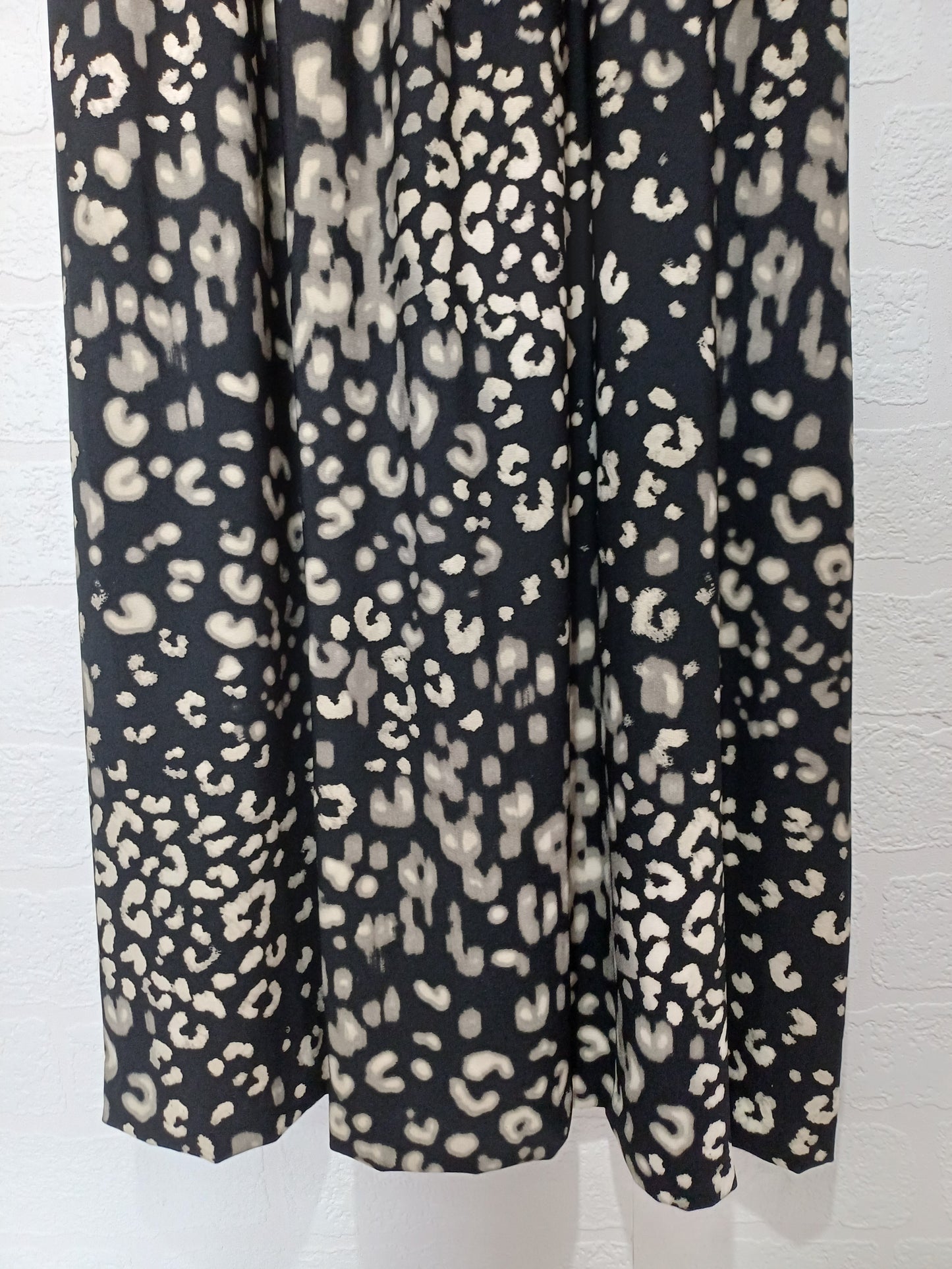 Women's Maxi Dress M&S Black Animal Print Sleeveless Flowing Skirt Approx. UK 8 Approx. 42" Length - Very Good Condition