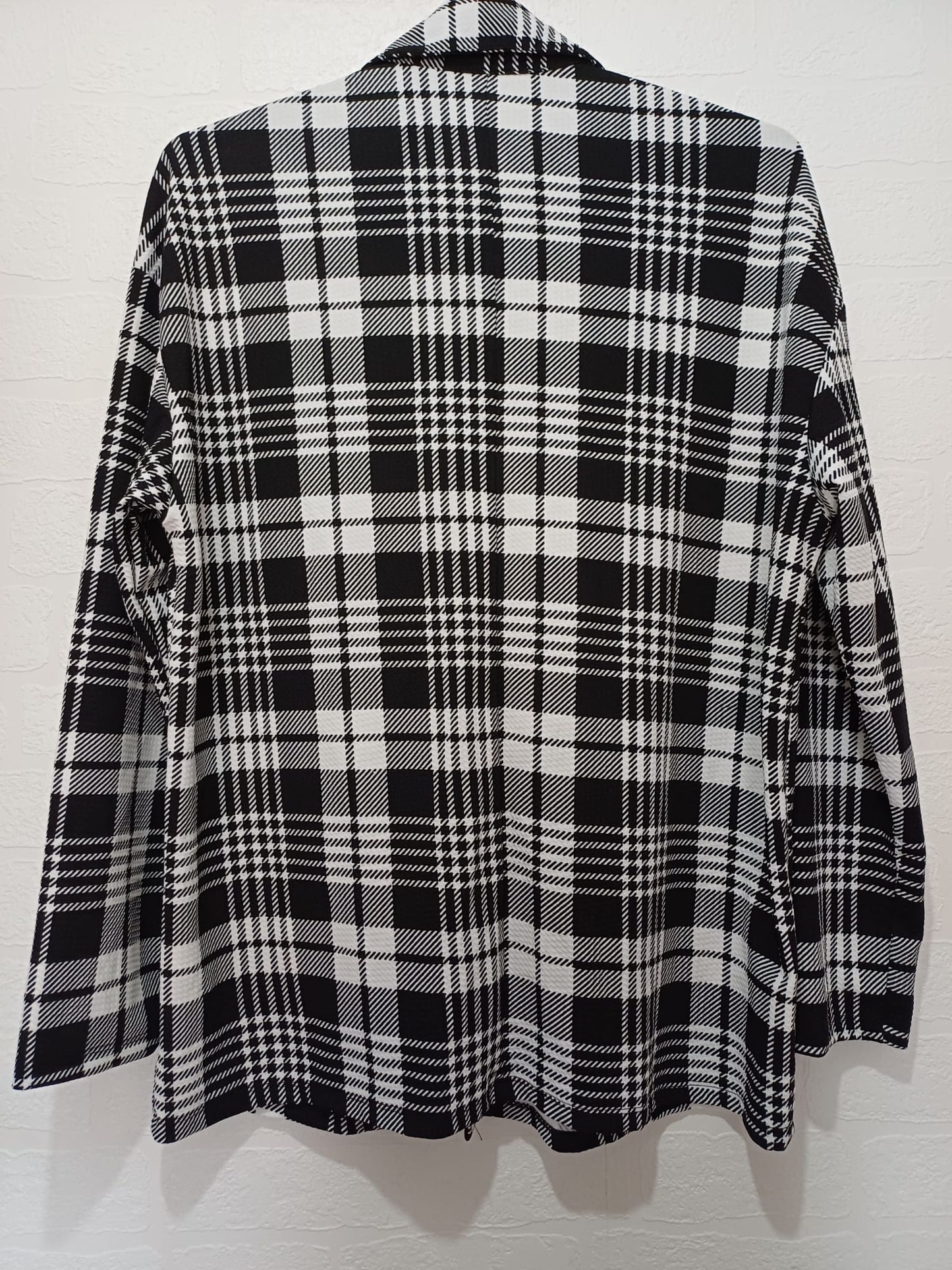 Women's Shirt Jacket SHEIN Black & White Check Over Shirt Shacket Button Front Size XL Approx. 23" PTP - Very Good Condition