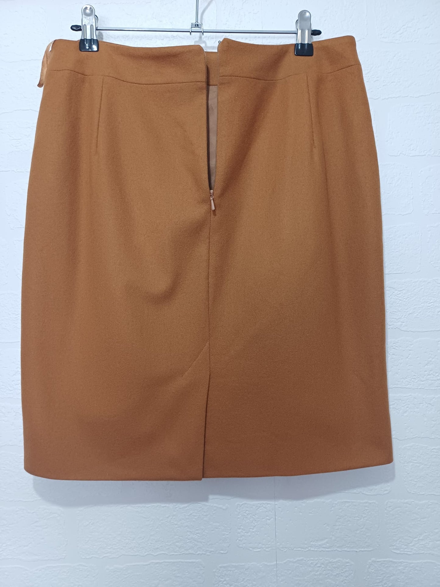 Women's Skirt French Connection Camel Brown Tailored Size 8 Approx. 29" Waist - Very Good Condition