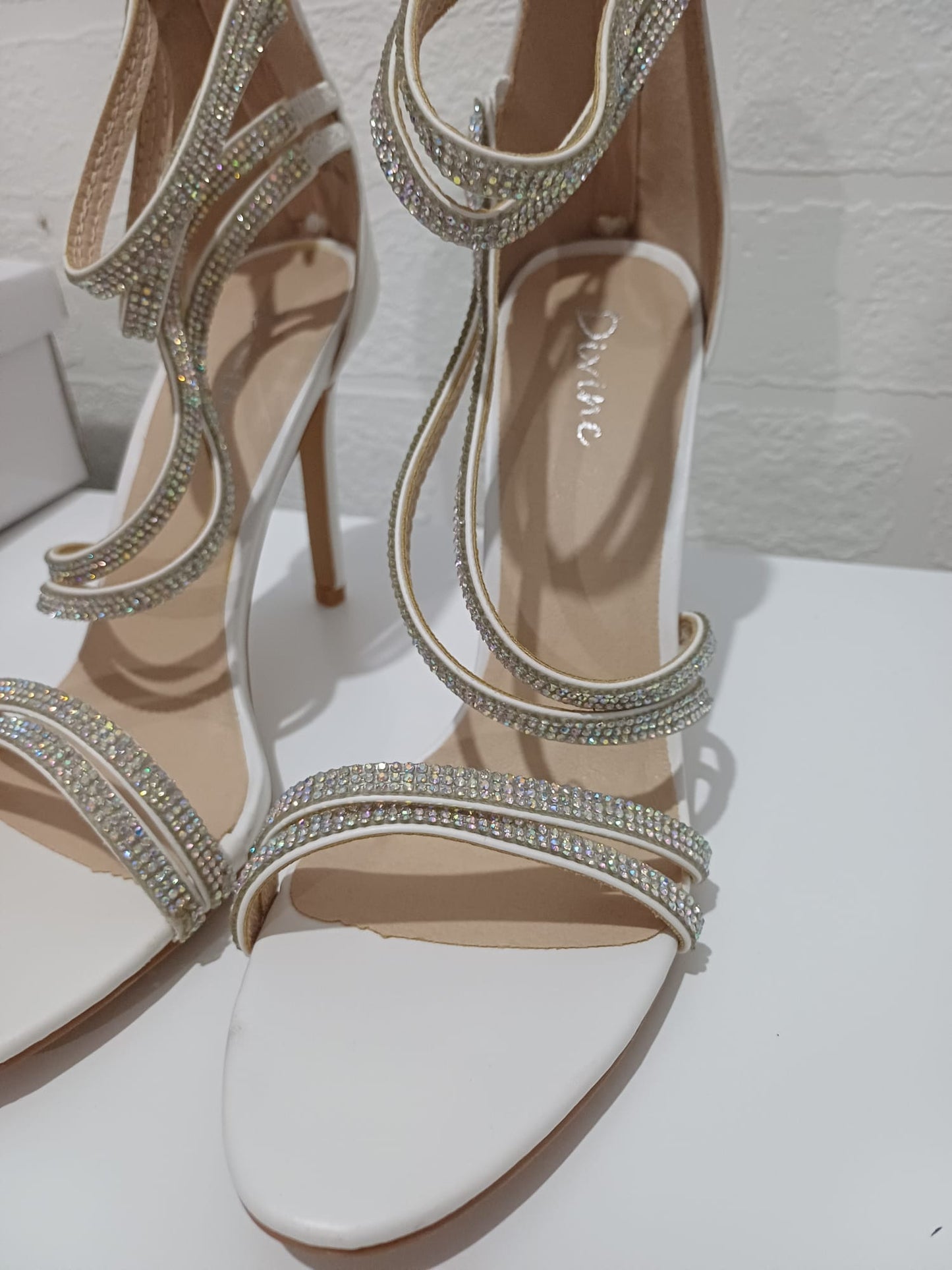 Women's Sandals Divine Diamante Strappy High Heel Size 6 Approx. 10cm Heel - New In Box