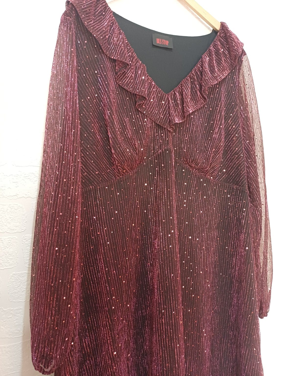 Women's Midi Dress Bus Stop Burgundy Sequin Sparkly Mesh V Neck Ruffled Long Sleeve Approx. 23" PTP - Very Good Condition