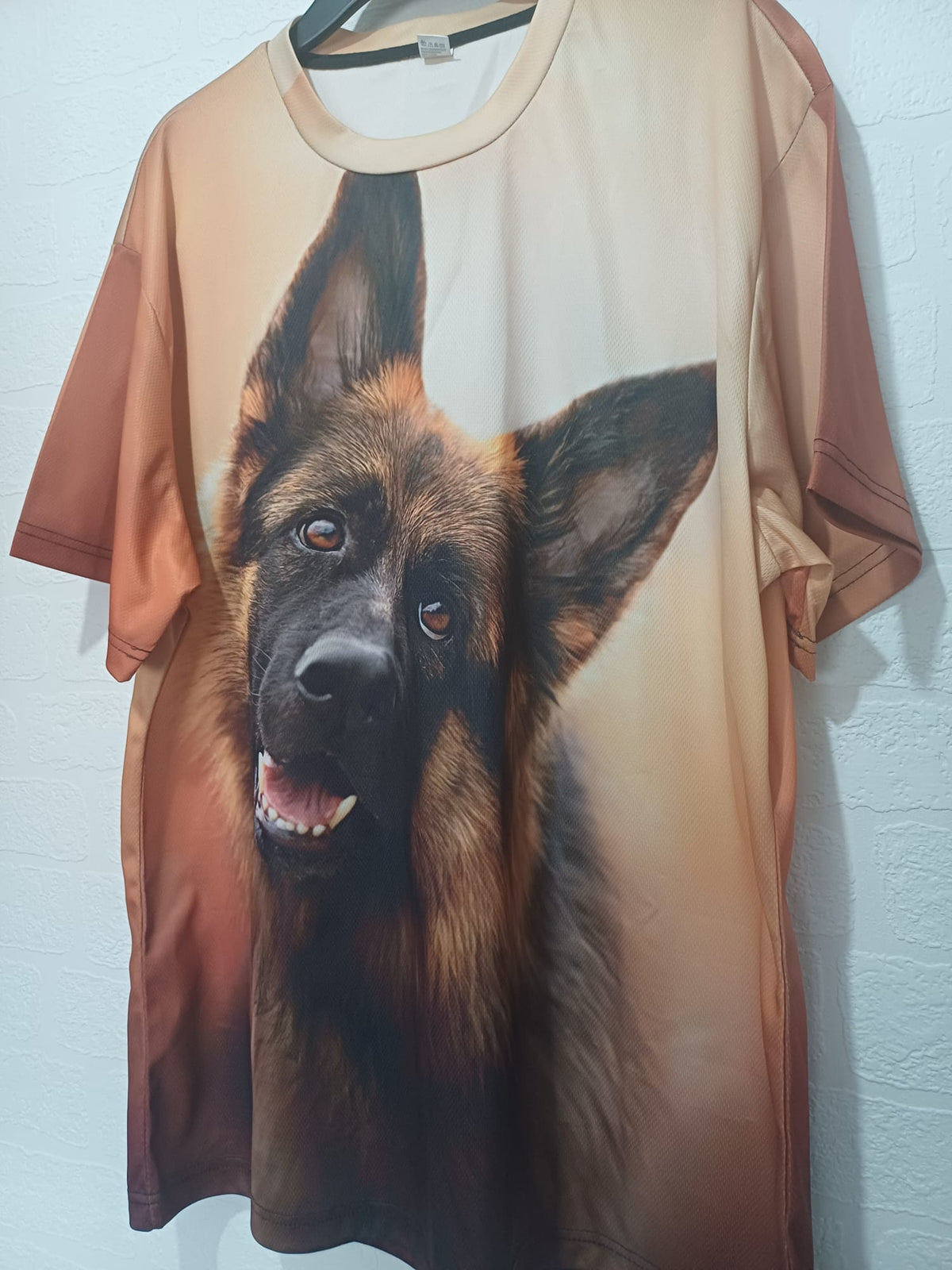 Men's T-Shirt Unbranded German Shepherd Dog Print Crew Neck Size XL Approx. 23.5" PTP - Good Condition
