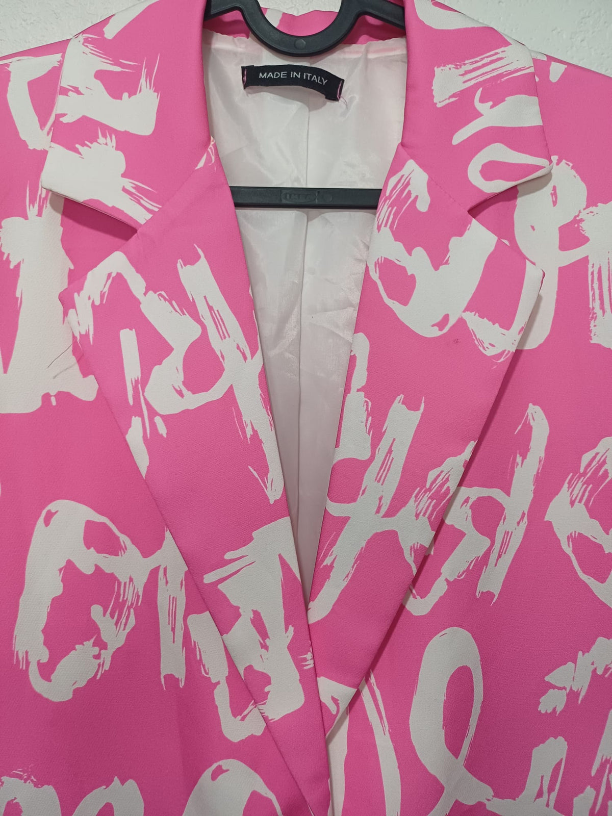 Women's Blazer Made in Italy Hot Pink Graffiti Print Longline Fits UK 10/12 Very Good Pre-Owned Condition