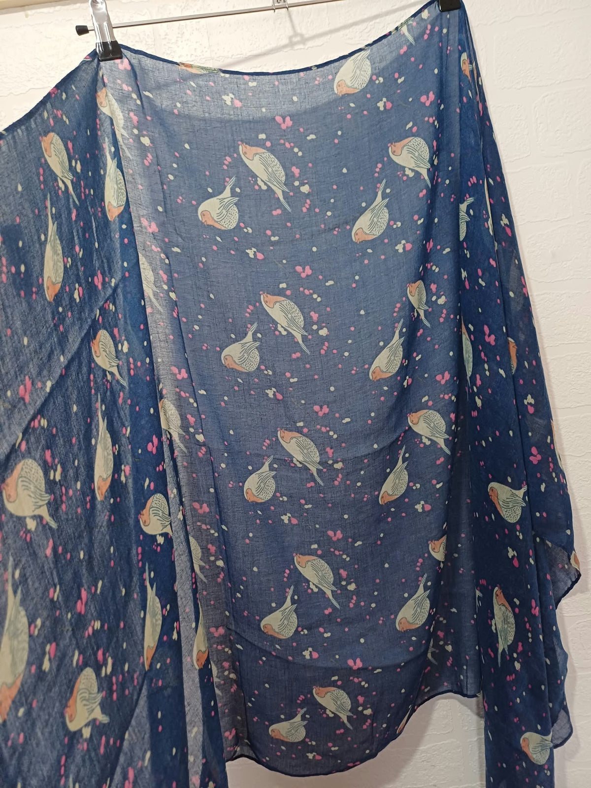 Women's Scarf Blue Robin Bird Print Sheer Chiffon Lightweight Very Good Condition