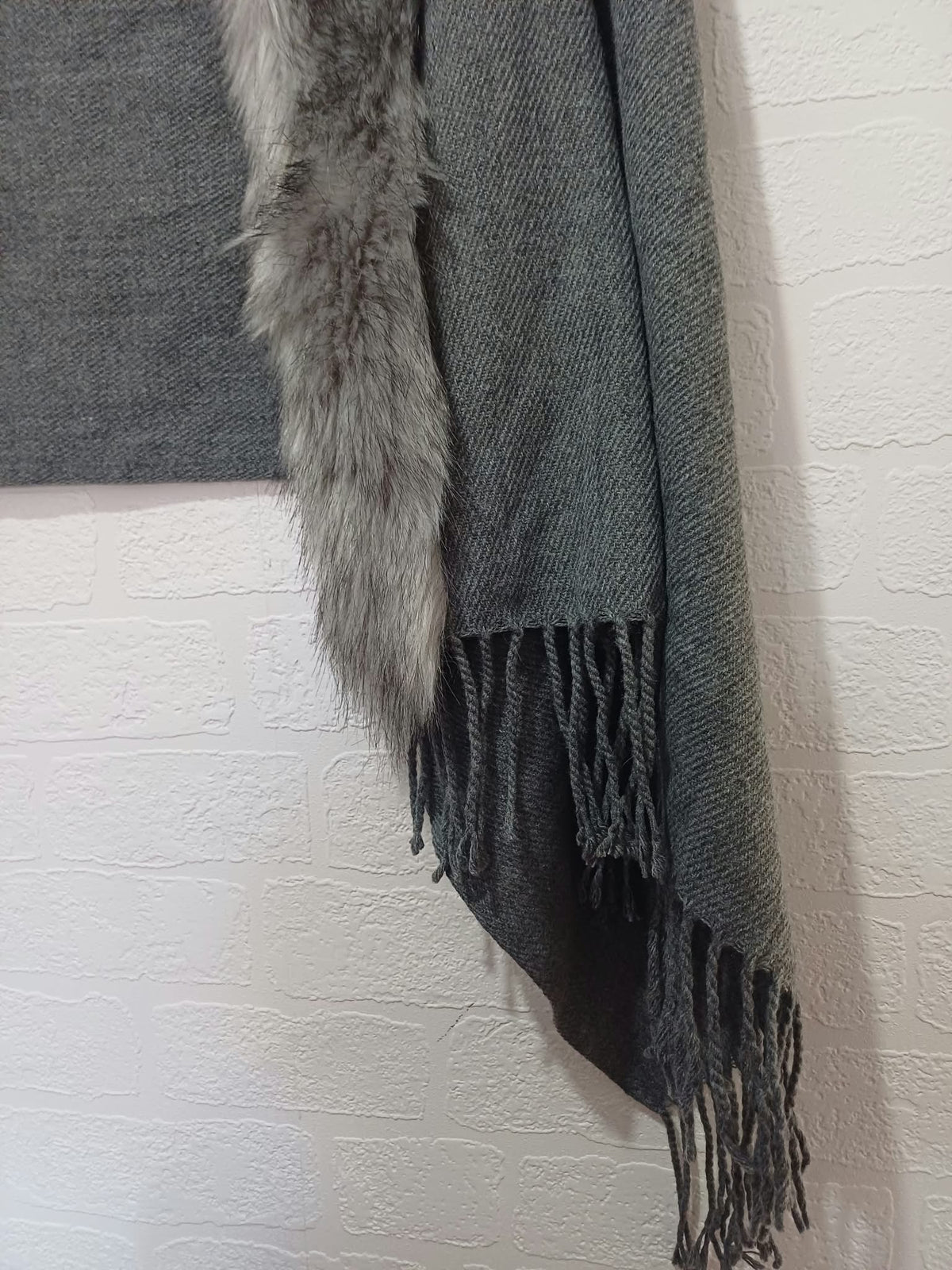 Women's Wrap Quiz Dark Grey Faux Fur Trim Open Front Fringed One Size