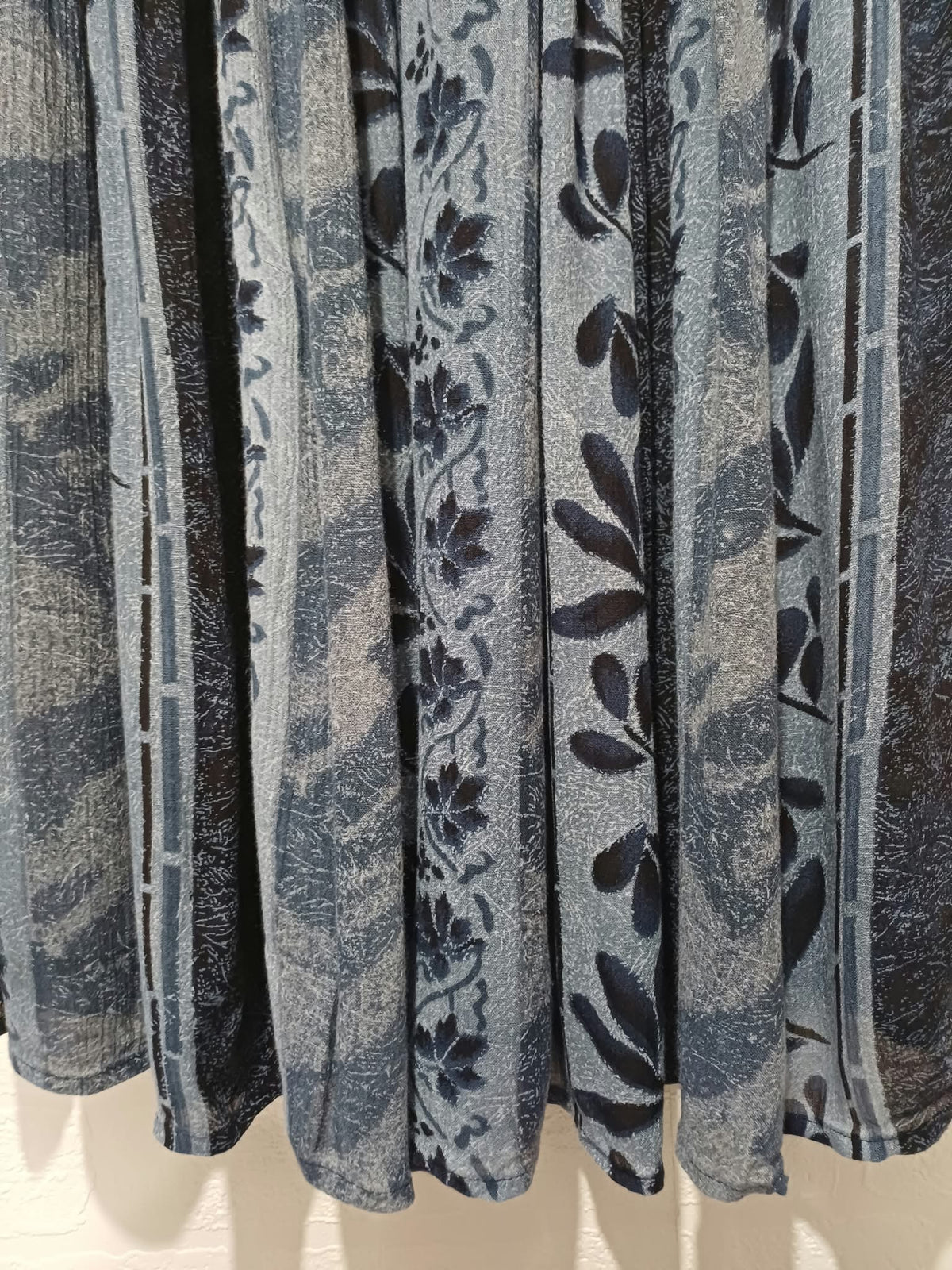 Women's Maxi Skirt Club Z Collection Blue Black Botanical Print Bohemian Plus Size 2X Very Good Condition