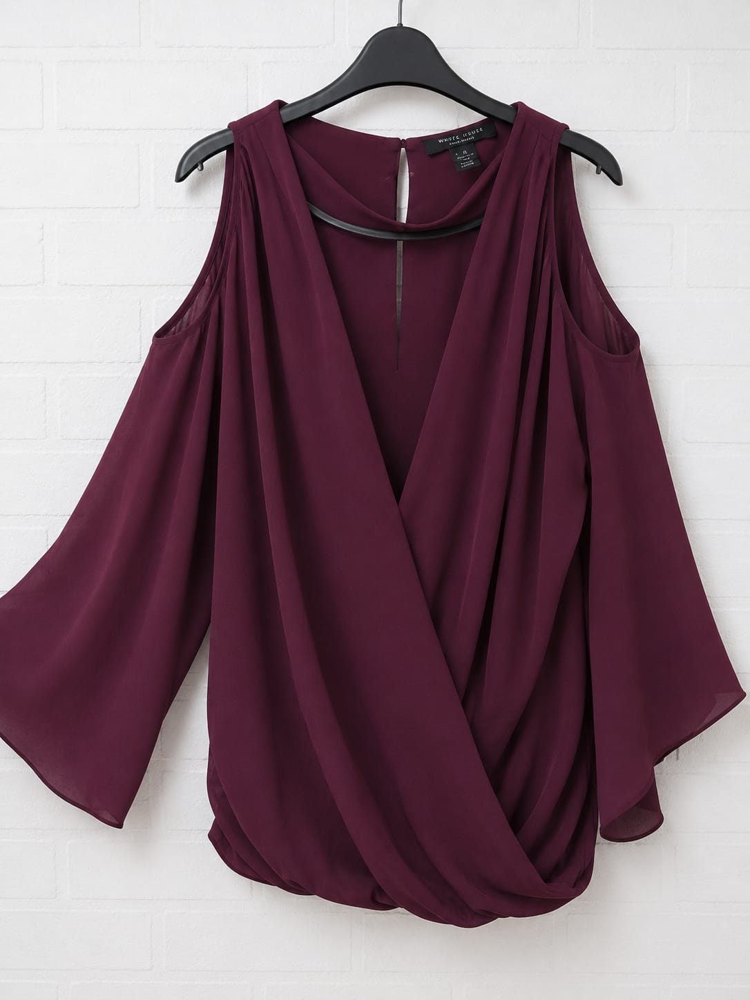 Women's Blouse New Look Curves Burgundy Cold Shoulder High Neck Flared Long Sleeve Plus Size 26 Approx. 26" PTP - Very Good Condition