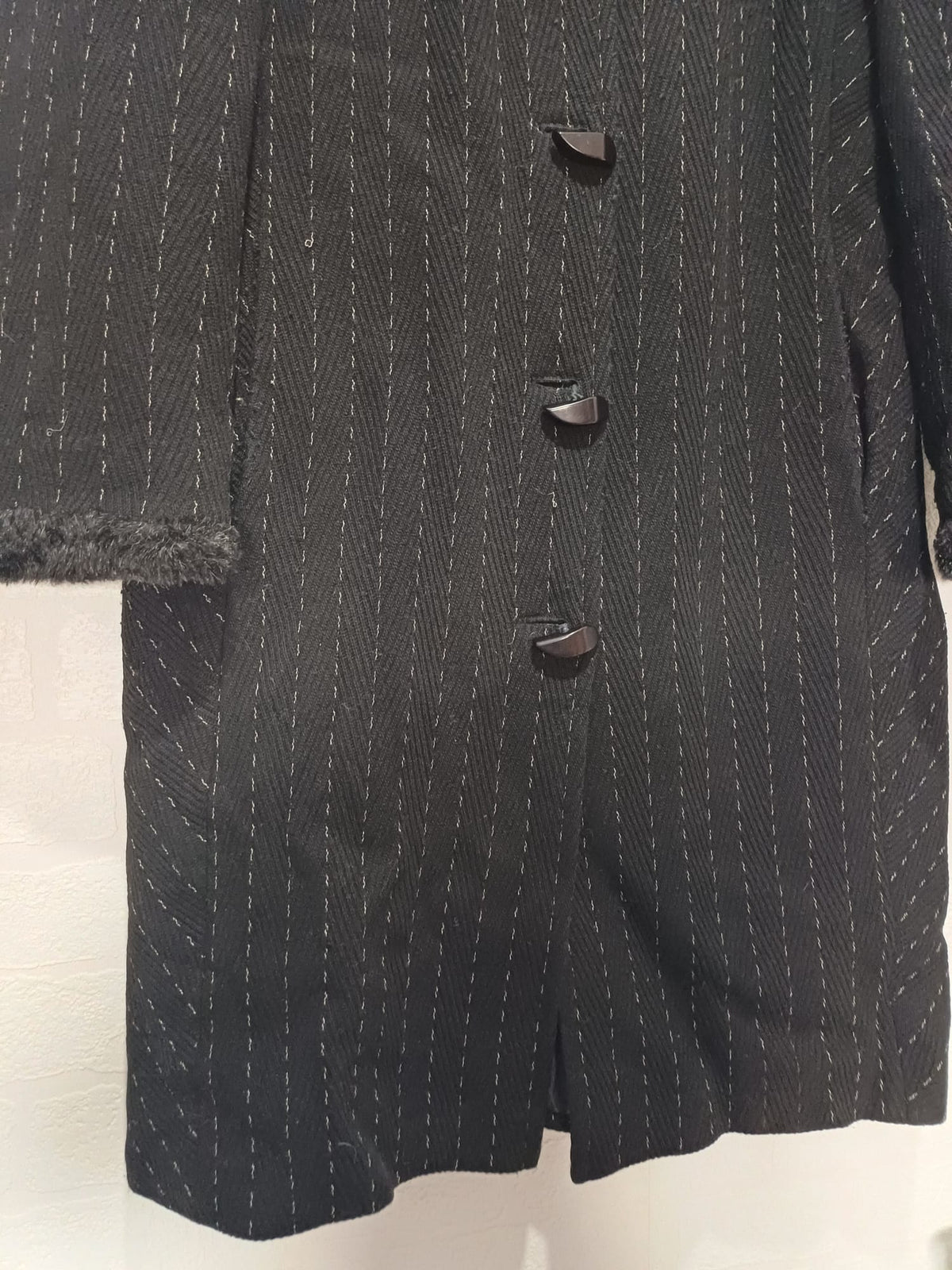 Women's Coat Odena Black Longline Faux Fur Trim Striped Size M/UK 12 Approx. 20" PTP - Good Condition