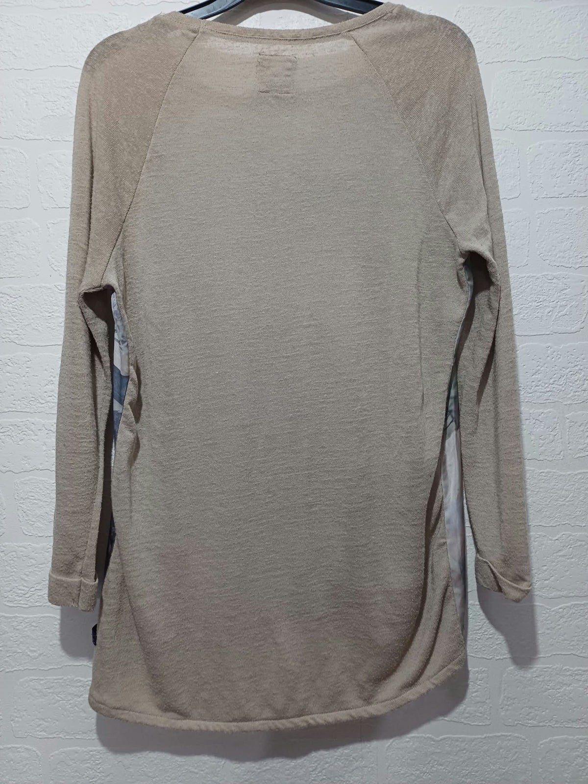 Women's Top Bien Bleu Beige Scenic Collage Print Long Sleeve Size L Very Good Condition