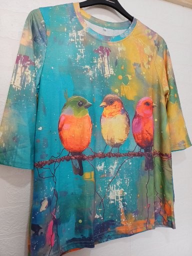 Women's Top Unbranded Colourful Bird Print 3/4 Sleeve Soft Stretch Size M Approx. 20" PTP - Like New Condition