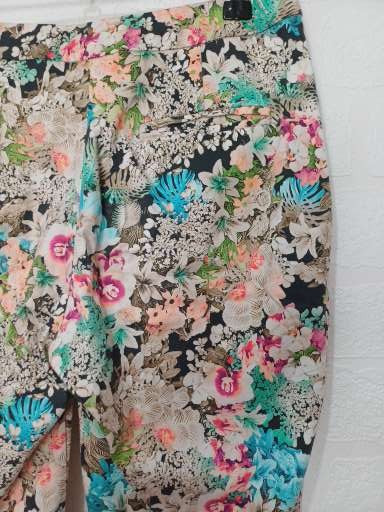 Women's Trousers Topshop Blue Multi Floral Tropical Print Straight Leg Size 8 Approx. 28" W 25.5" L - Very Good Condition