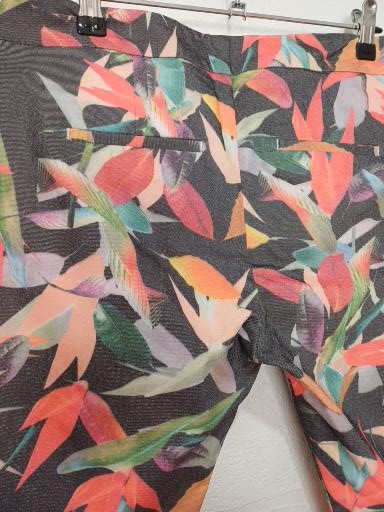 Women's Trousers Pakta Black Multi Floral Tropical Print Straight Leg Size S Approx. 31" W 26" L - Good Condition