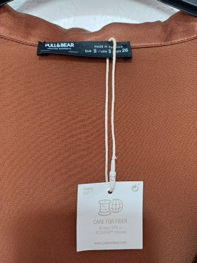 Women's Crop Top Pull&Bear Rust Satin Tie Front Long Sleeve Size S Approx. 17" PTP - BNWT