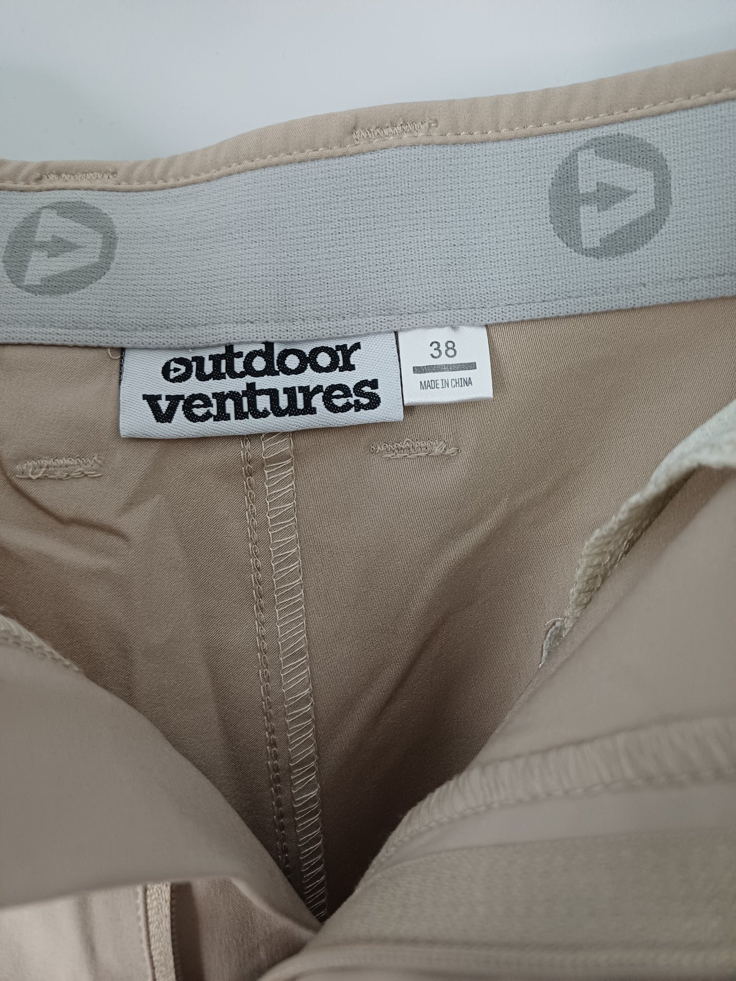 Outdoor Ventures Beige Shorts W38 23" - Very Good Condition
