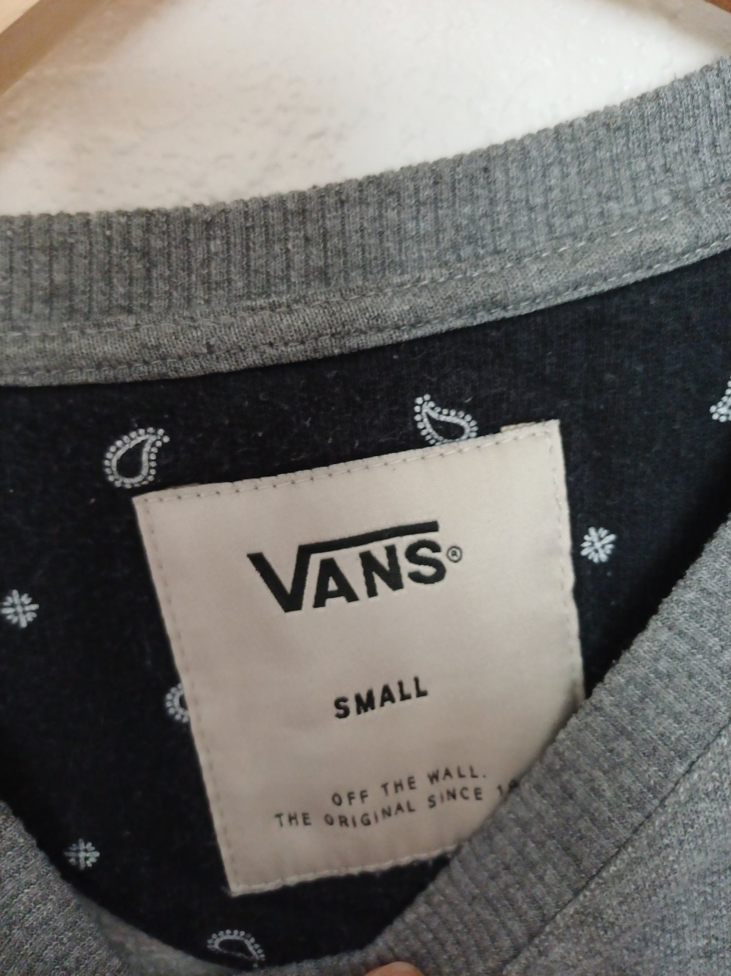 Vans Women's Grey & White Sweater - Size S - Very Good Condition