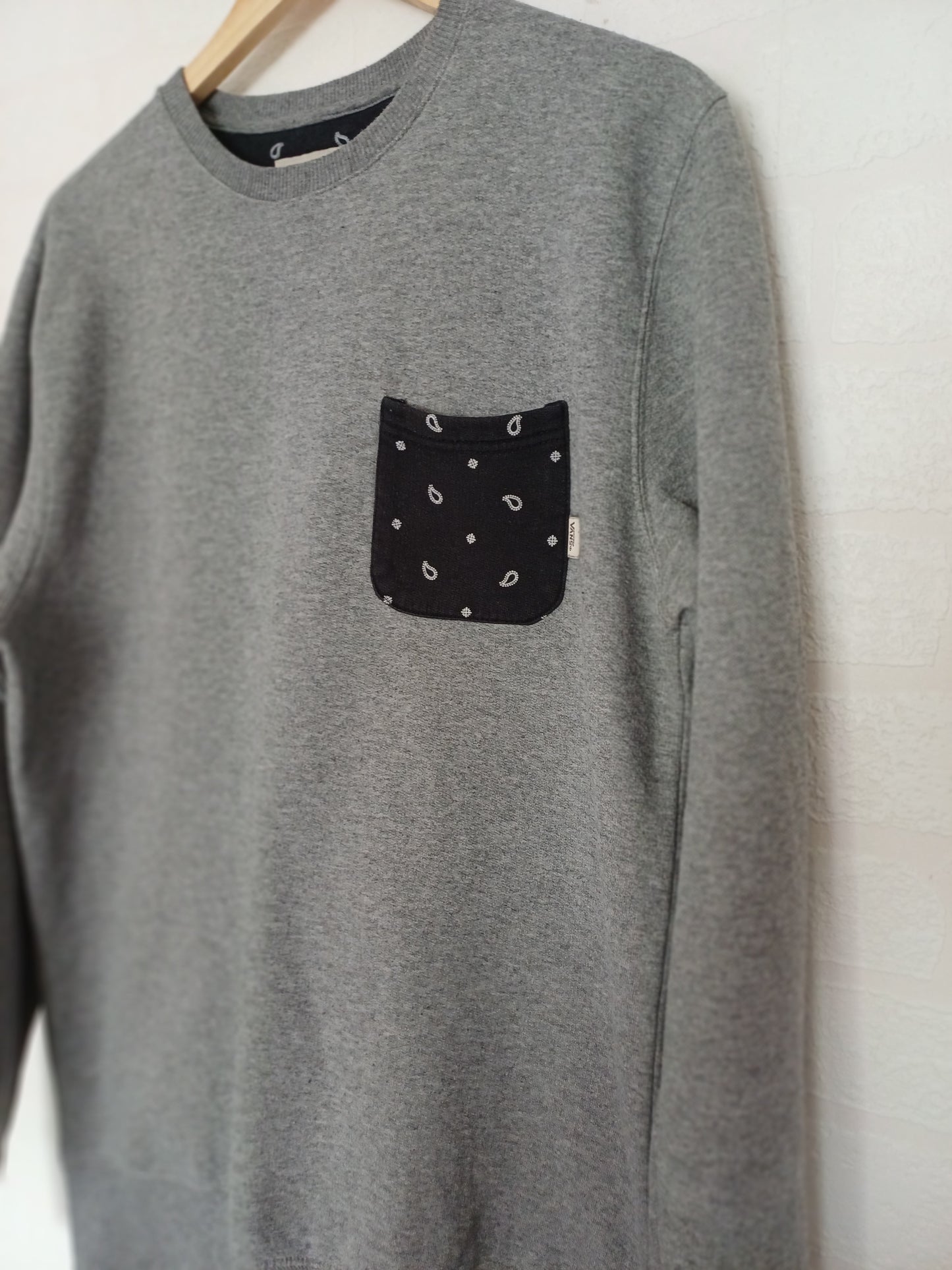 Vans Women's Grey & White Sweater - Size S - Very Good Condition