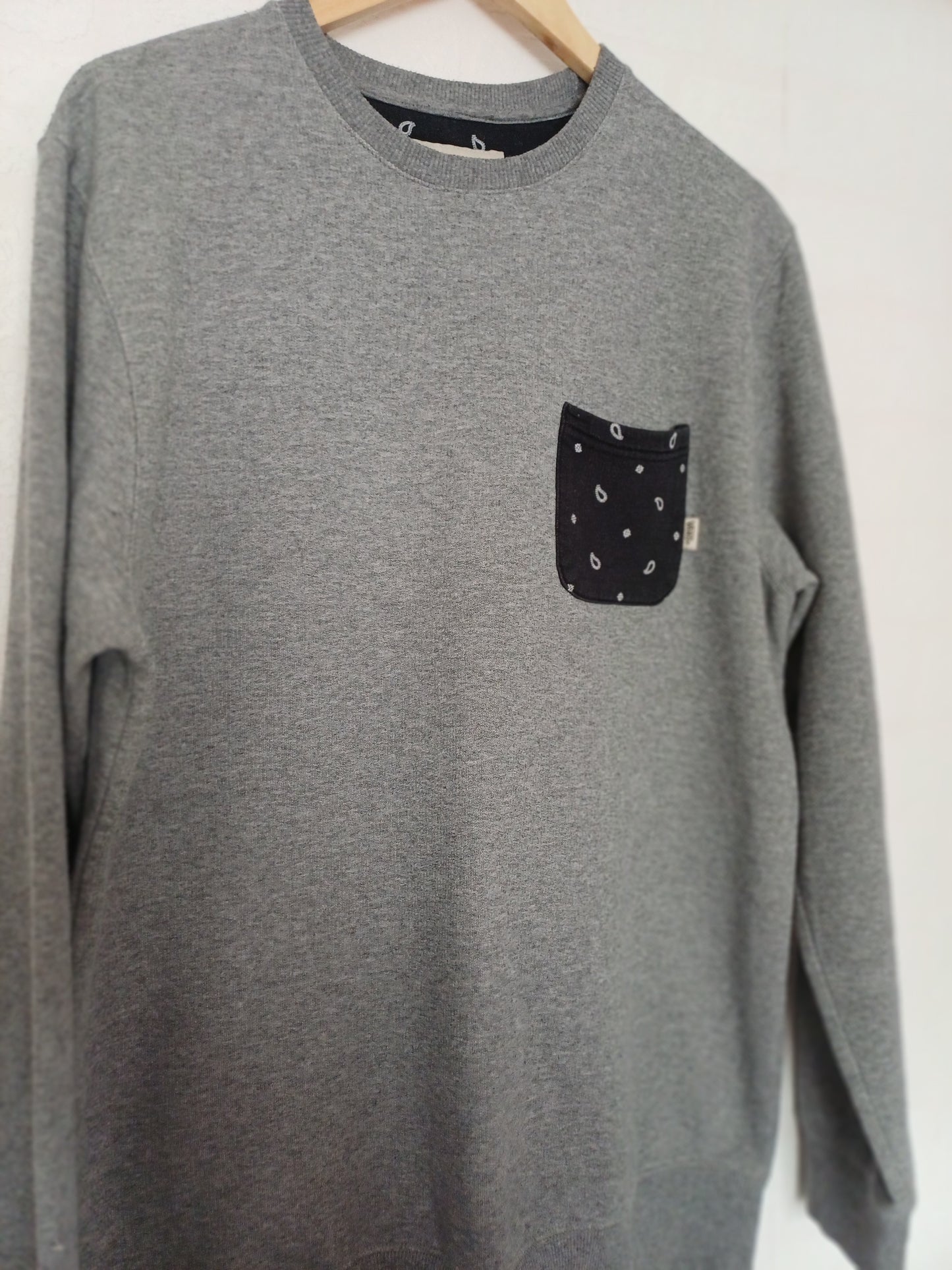 Vans Women's Grey & White Sweater - Size S - Very Good Condition