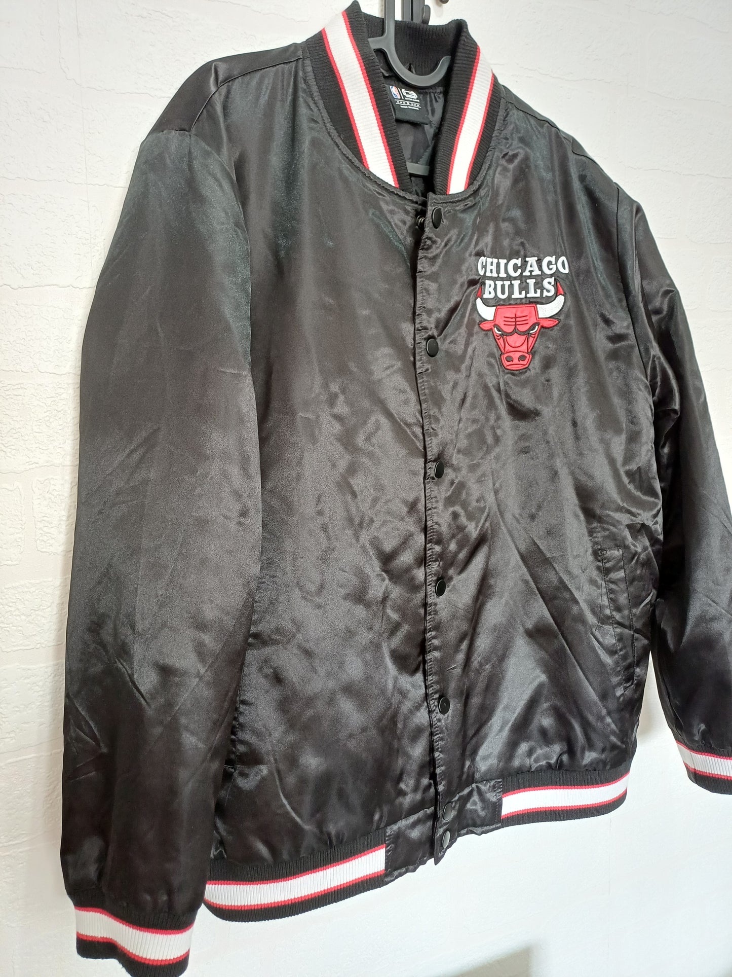 NBA Chicago Bulls Varsity Bomber Jacket – Size Small