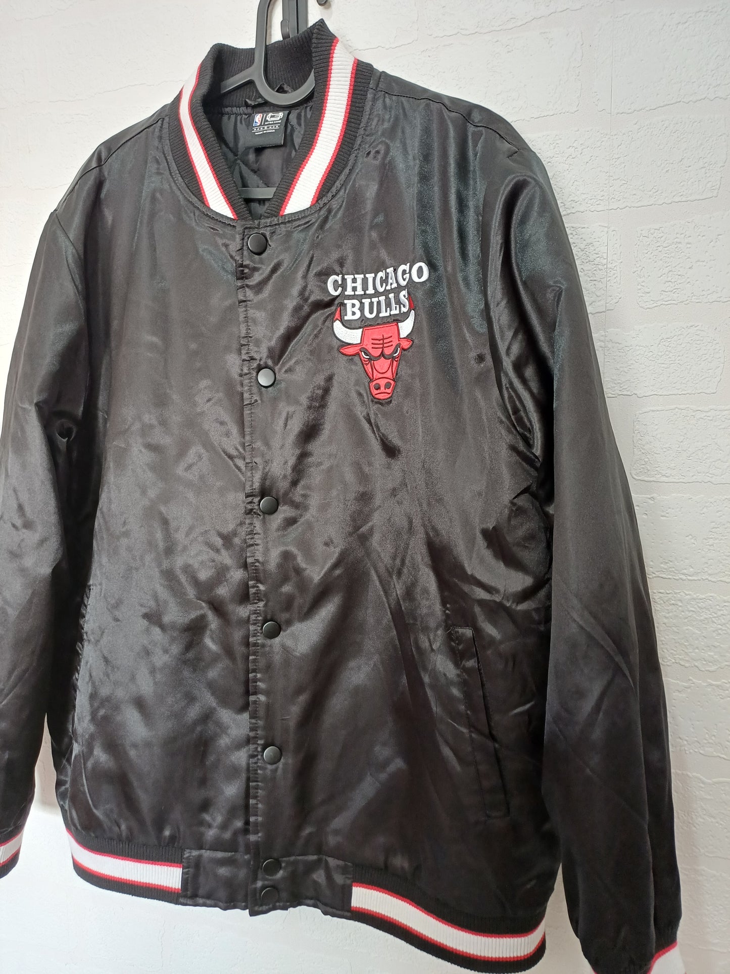 NBA Chicago Bulls Varsity Bomber Jacket – Size Small
