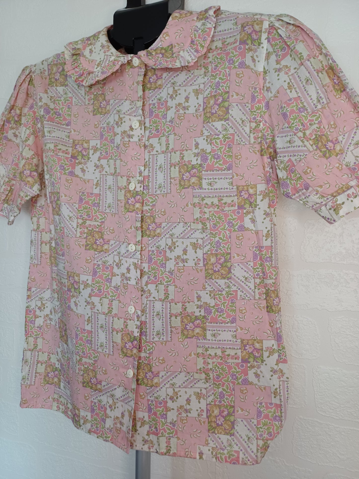 012 Benetton Pink Floral Blouse – Vintage (Fits S/M, 100% Cotton)