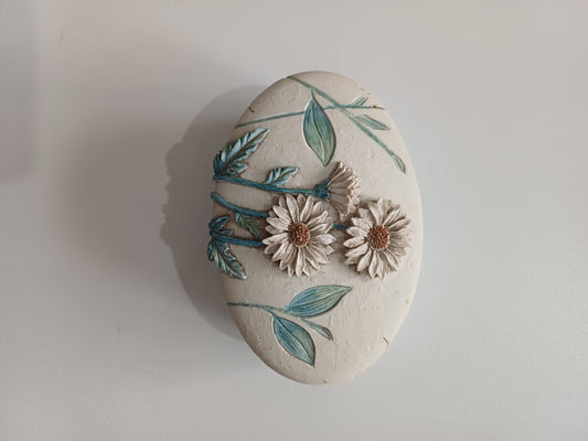 Painted Resin Trinket Box Vintage Style Floral Daisy Design - Good Condition