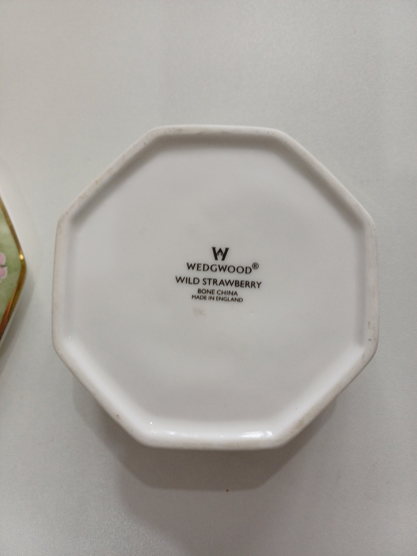 Wedgwood Wild Strawberry Bone China Trinket Box Made in England - Good Condition