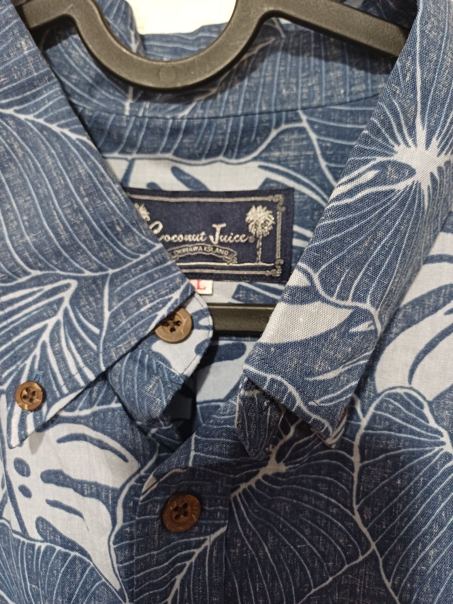 Coconut Juice Blue Tropical Leaf Print Hawaiian Shirt Medium 21" PTP - Very Good Condition