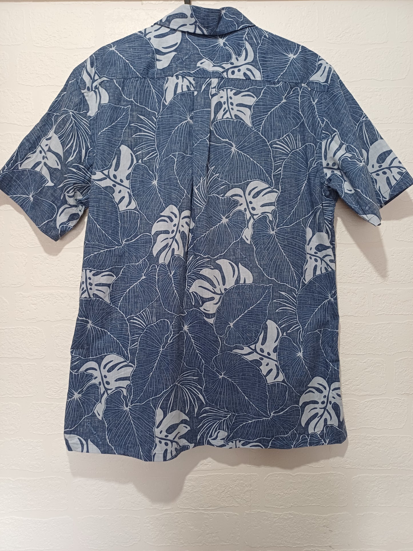 Coconut Juice Blue Tropical Leaf Print Hawaiian Shirt Medium 21" PTP - Very Good Condition