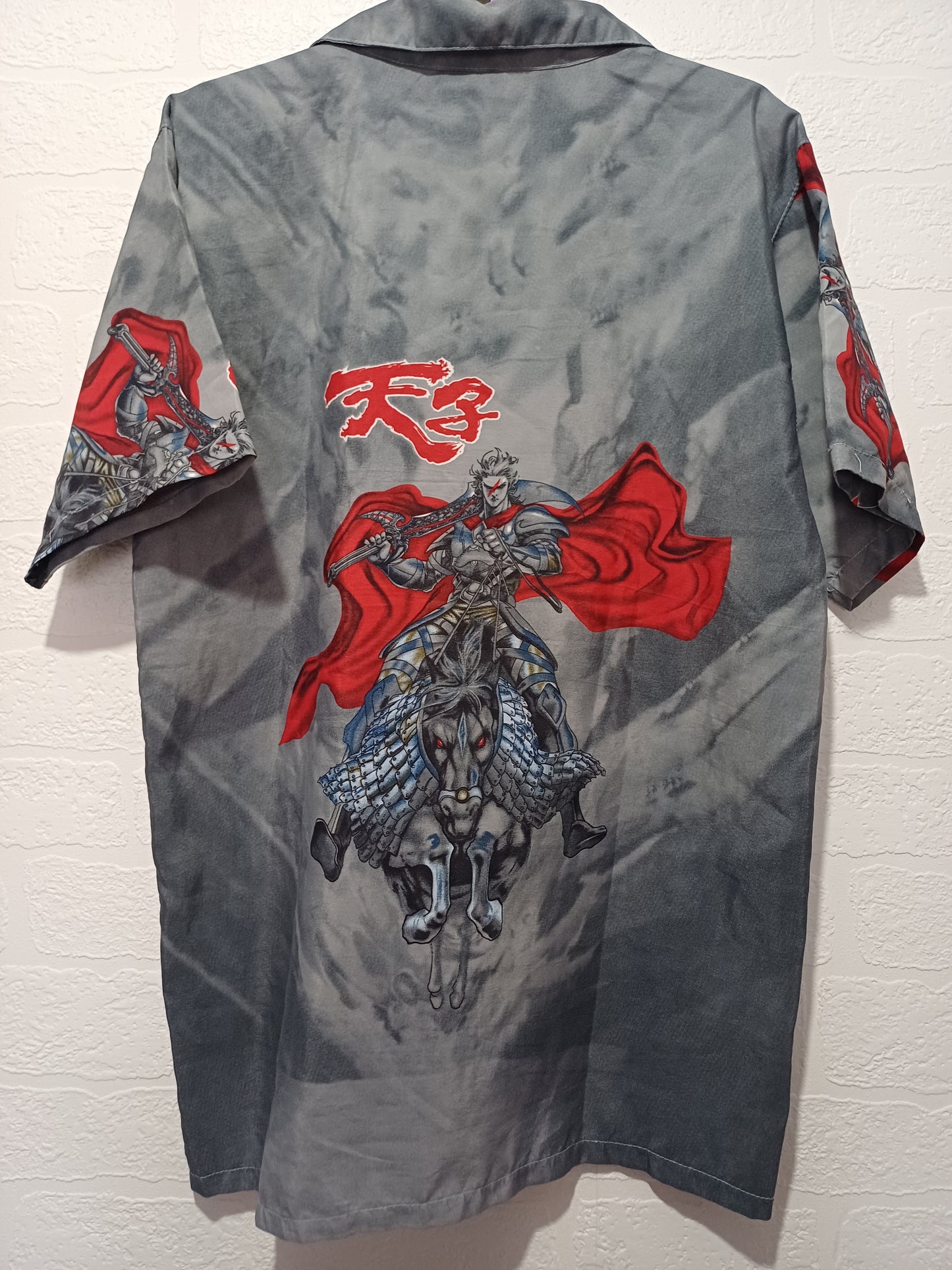 Dognose Grey Red Blue Japanese Samurai Warrior Graphic T-Shirt Size 164 (Japanese S) 19" PTP - Very Good Condition