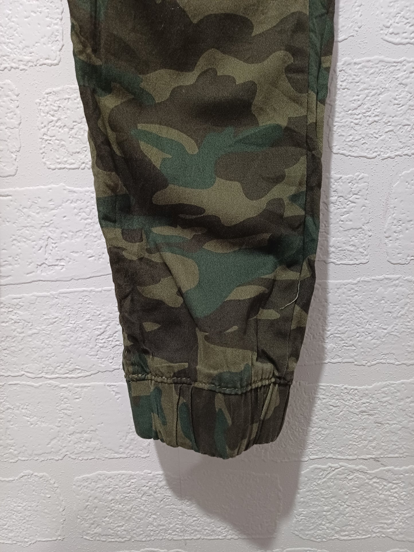 Levi's Women's Dark Green Camo Jogger Trousers W28 L25 - Very Good Condition