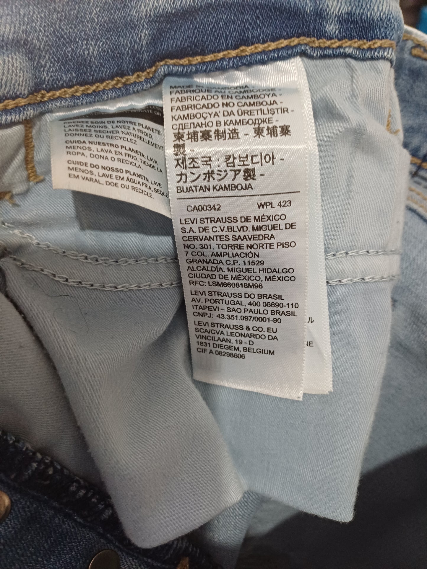 Levi's 311 Shaping Skinny Light Blue Wash Jeans W30 L30 - Very Good Condition