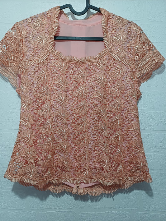 Unbranded Peach Pink Floral Crochet Overlay Blouse Top Medium 17" PTP - Very Good Condition