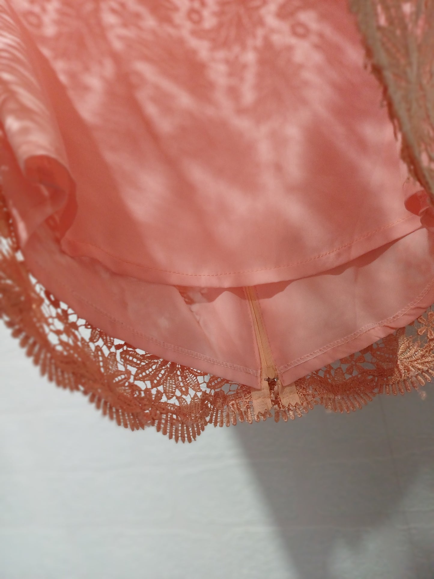 Unbranded Peach Pink Floral Crochet Overlay Blouse Top Medium 17" PTP - Very Good Condition