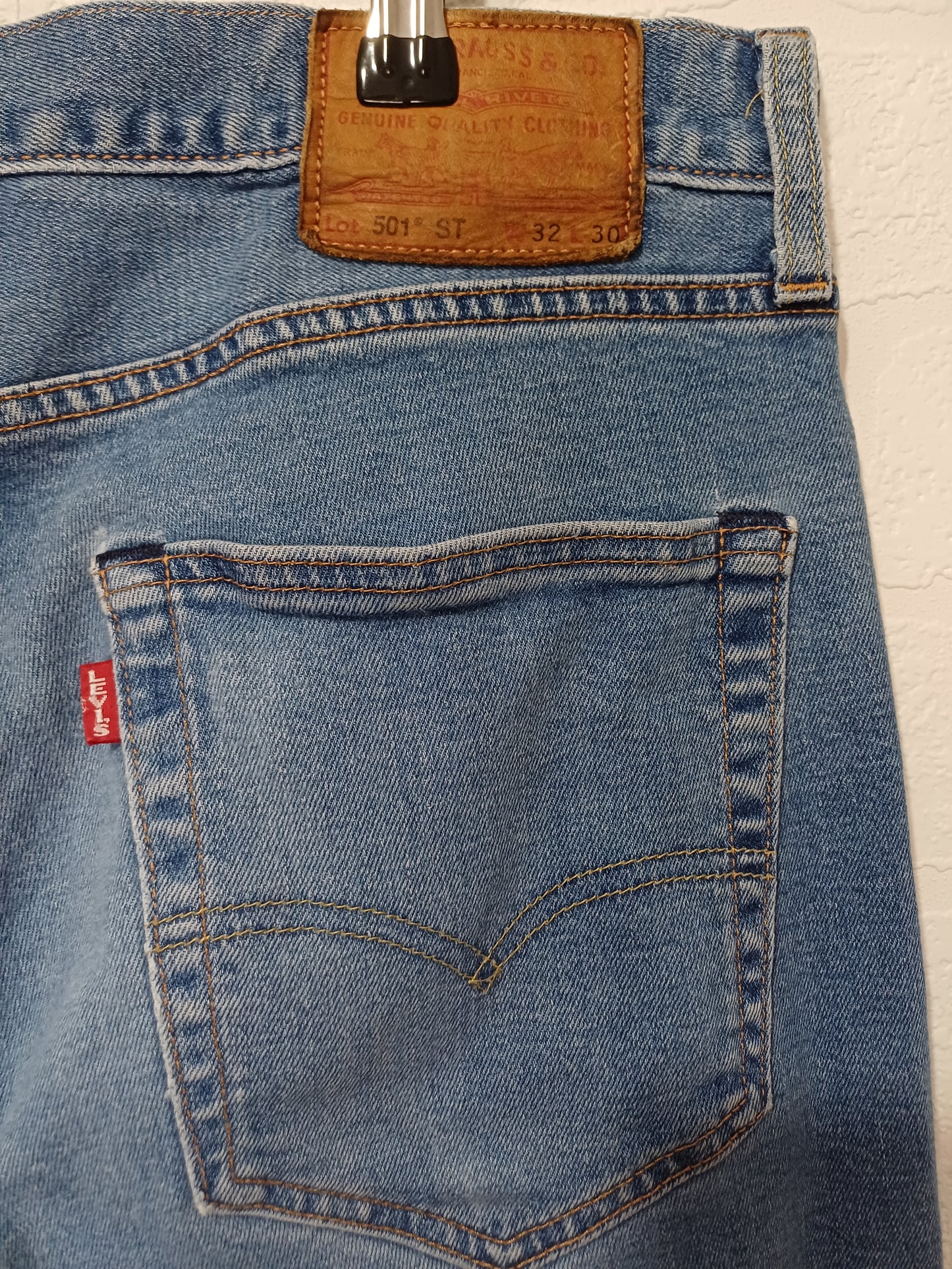 Levi's Light Wash 501 CT Distressed Jeans Approx 33W 28L - Good Condition