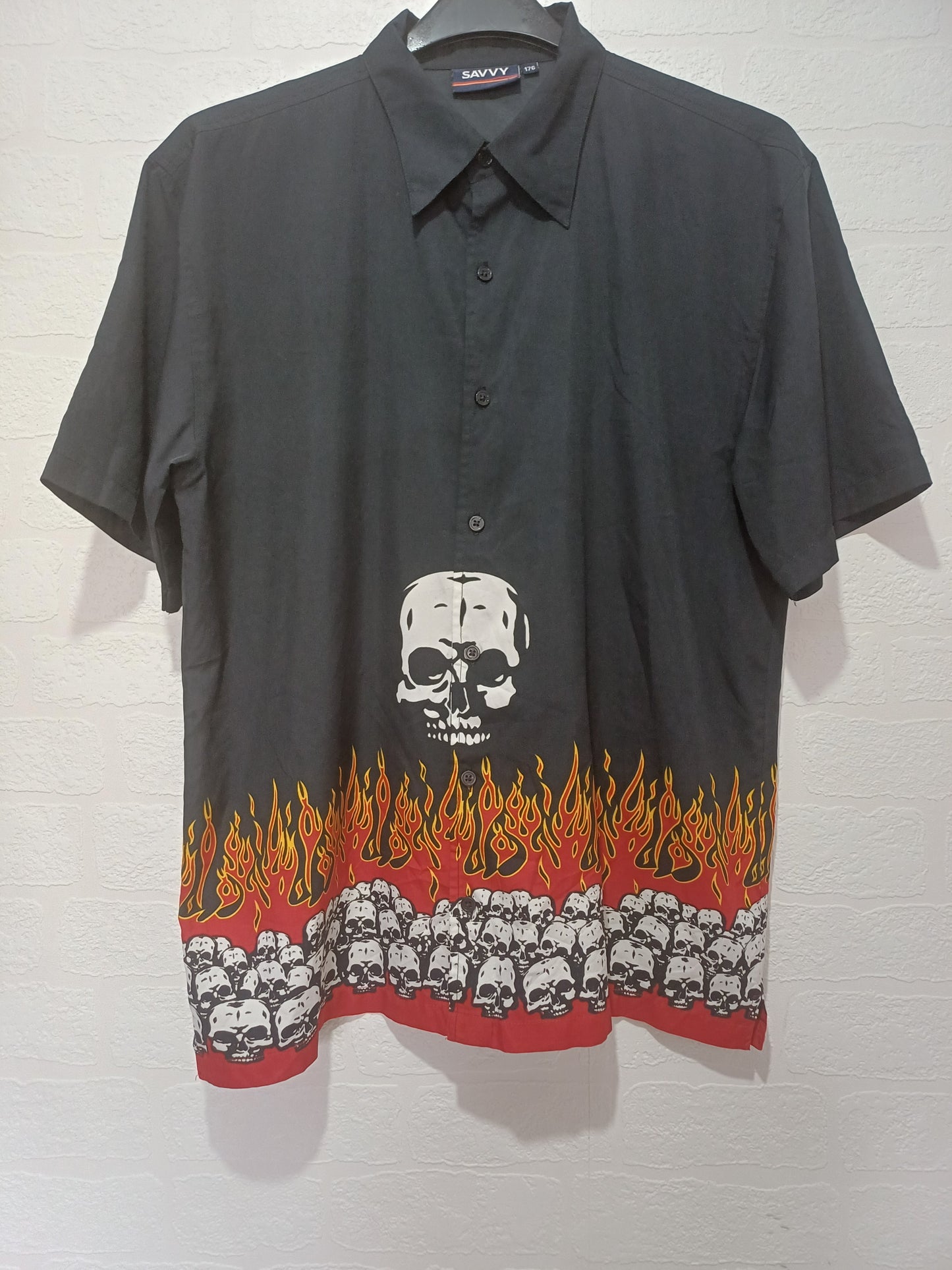 Savvy Black Skull Flame Graphic Shirt Medium 21.5" PTP - Very Good Condition