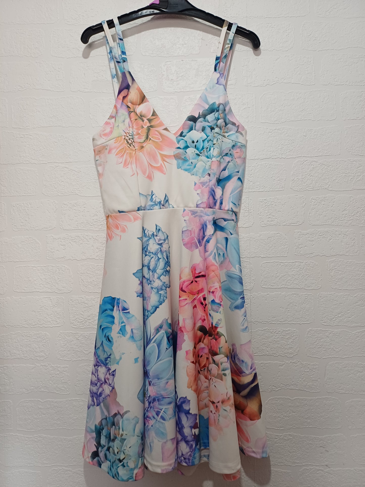 Boohoo White Pink and Blue Floral Skater Summer Dress Size 10 13" PTP - Very Good Condition
