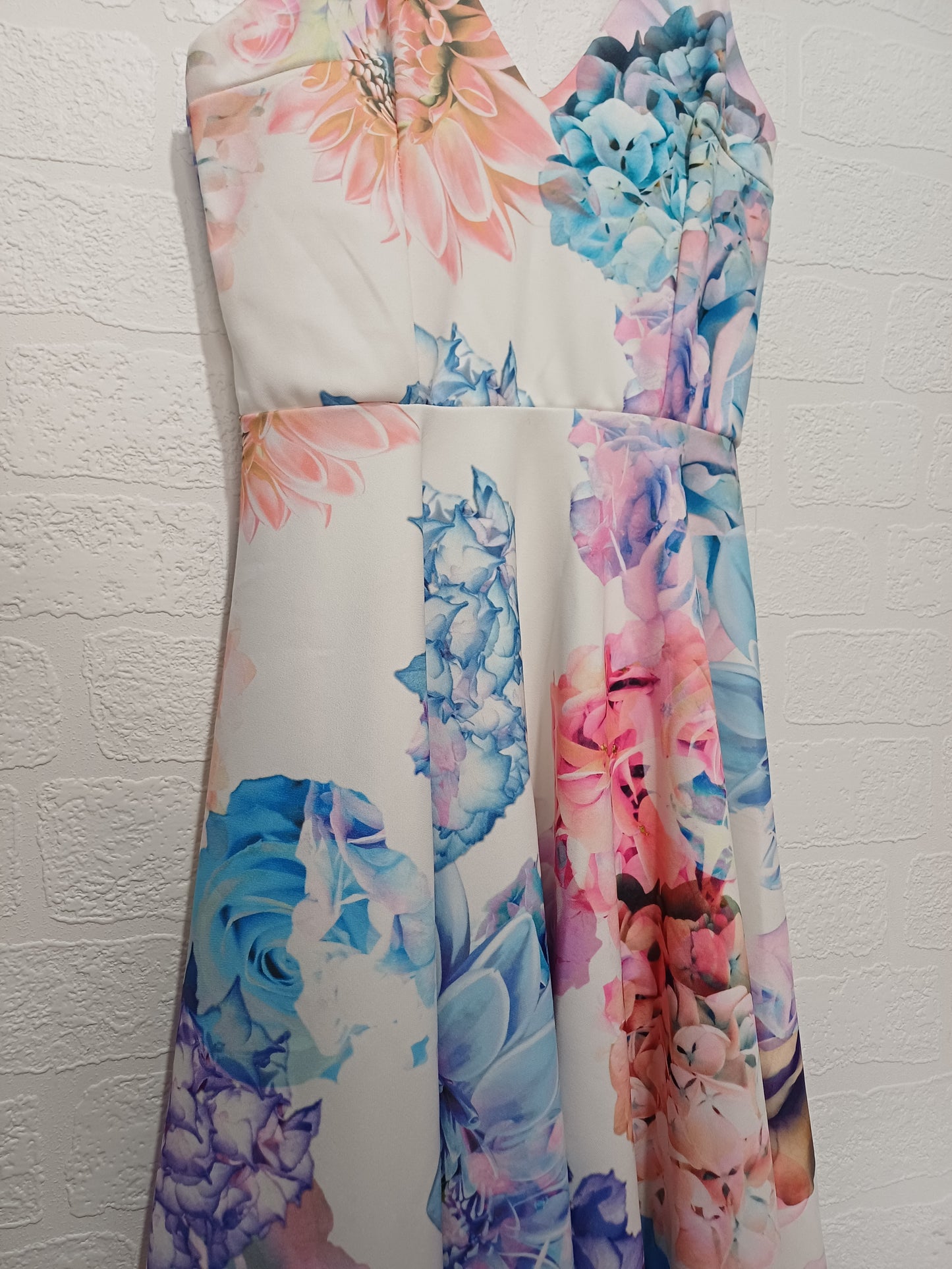Boohoo White Pink and Blue Floral Skater Summer Dress Size 10 13" PTP - Very Good Condition