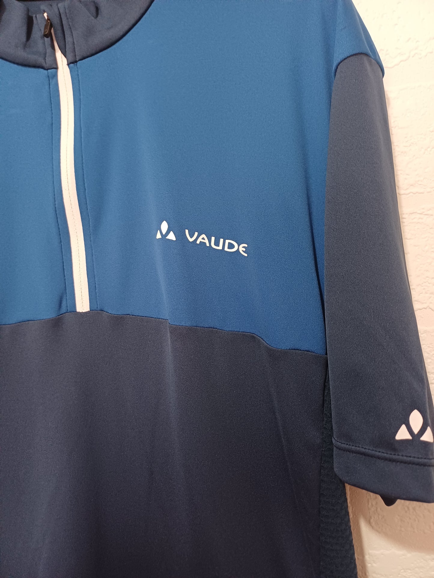 Vaude Navy Blue And Blue Cycling Jersey Medium 19" PTP - Good Condition
