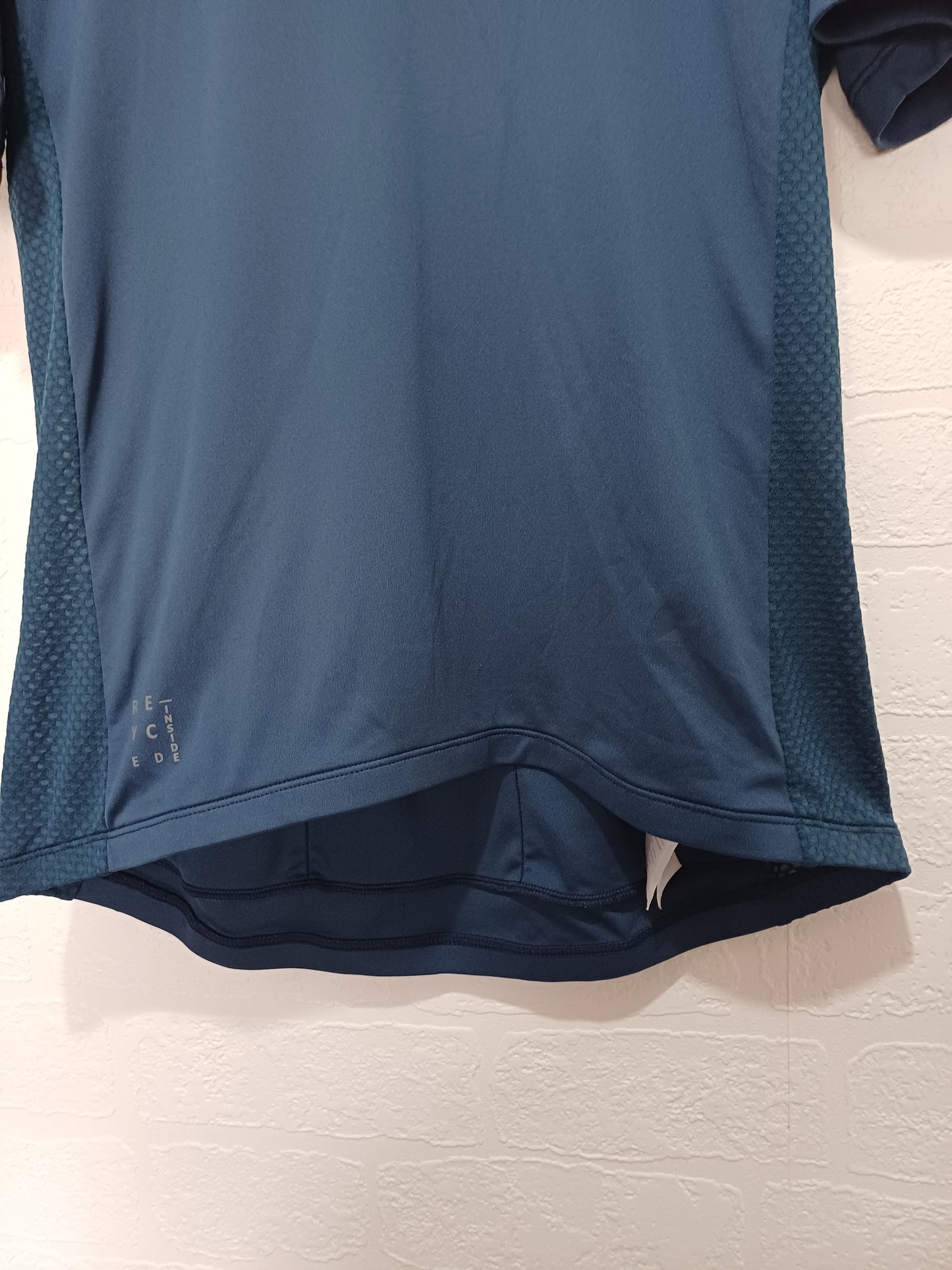 Vaude Navy Blue And Blue Cycling Jersey Medium 19" PTP - Good Condition