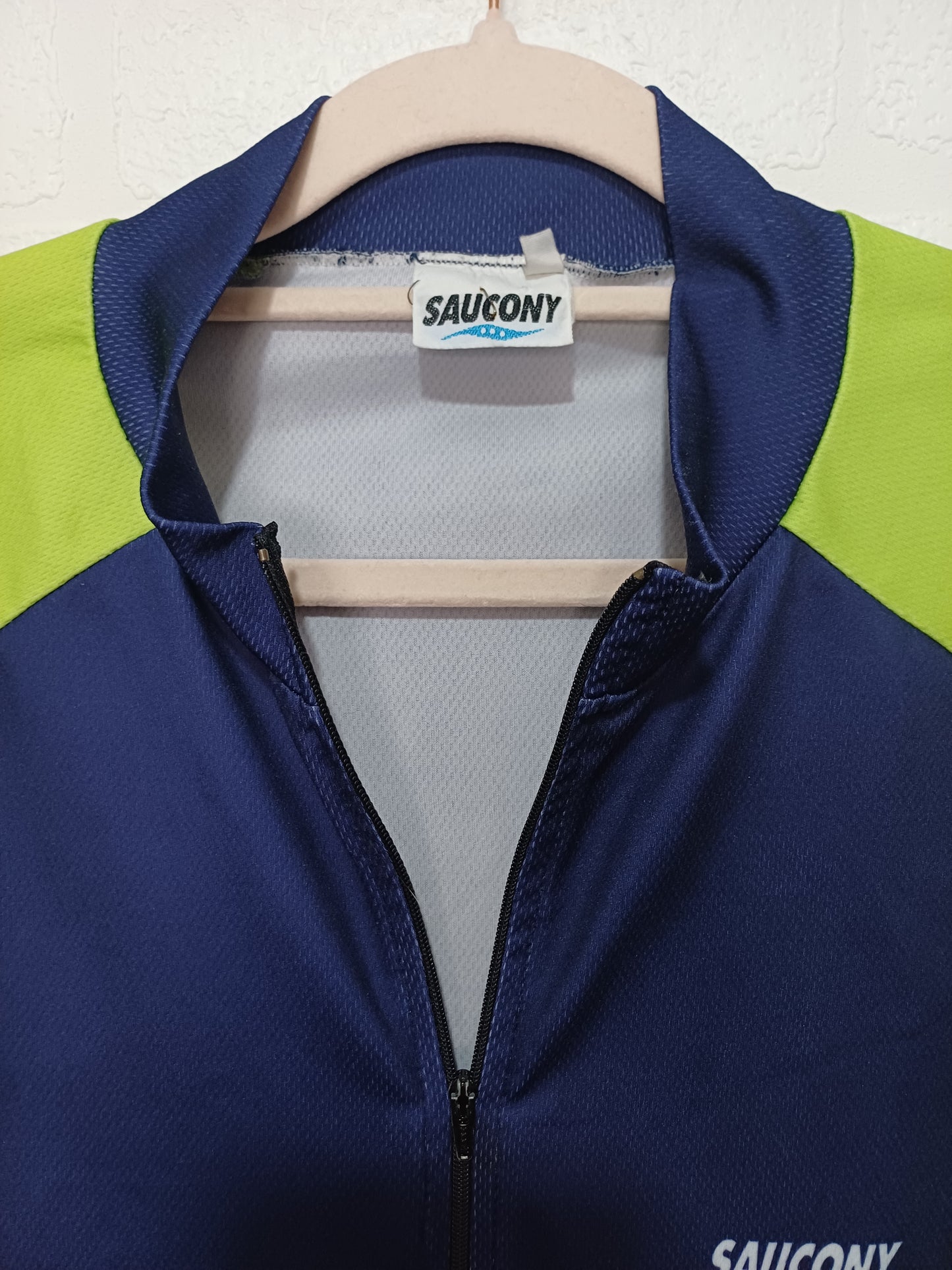 Saucony Green and Navy Blue Cycling Jersey Large 21" PTP - Good Condition