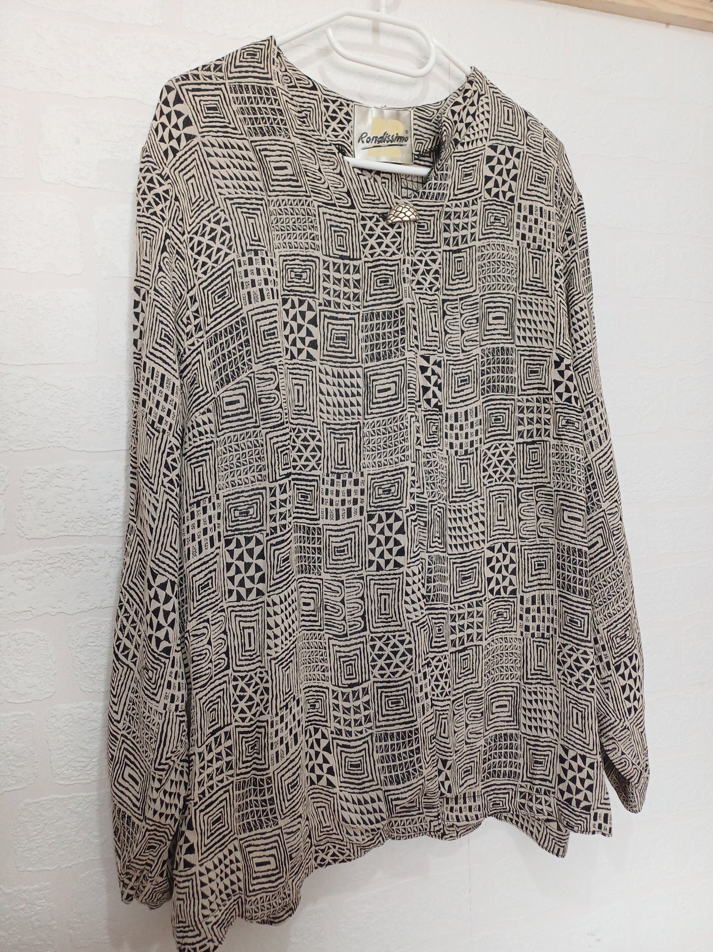 Rondissimo Black and Cream Geometric Pattern Oversized Blouse Jacket Top Size 16-18 22" PTP - Very Good Condition