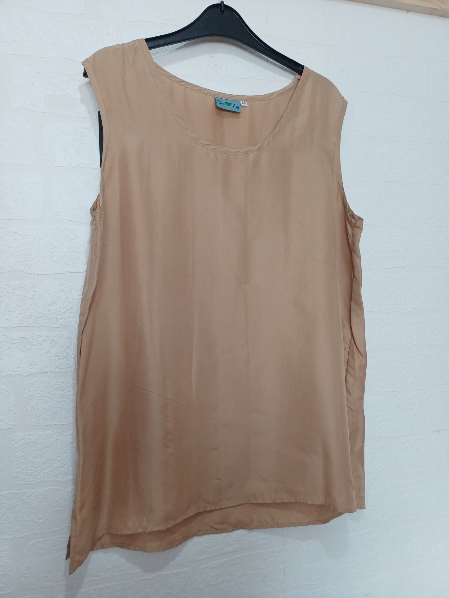 De Ville Beige Nude 100% Silk Sleeveless Blouse Size 12-14 20" PTP - Very Good Condition