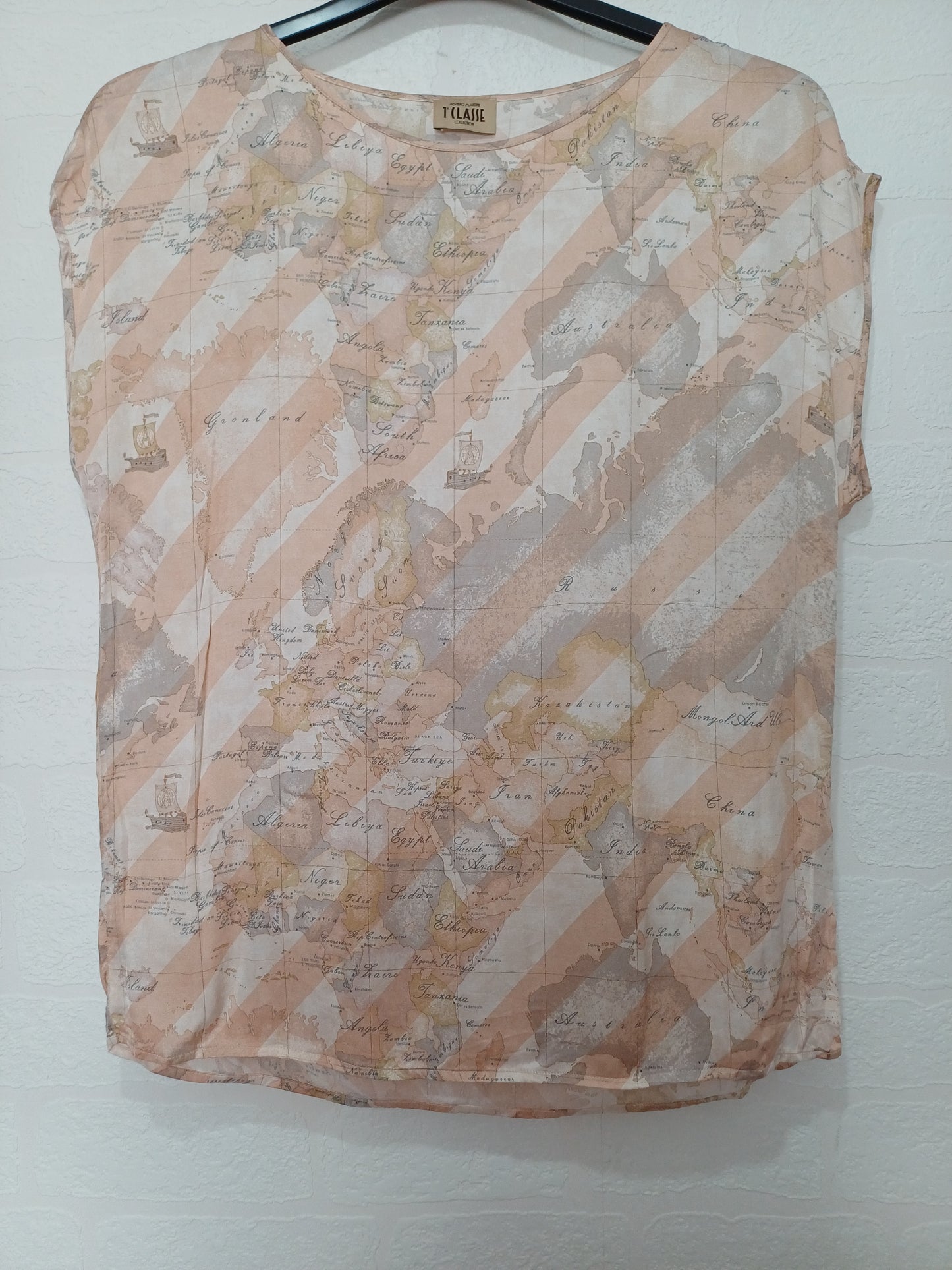 Alviero Martini 1A Classe Beige/Pink Map Print Cap Sleeve Top Size 44/UK12 20" PTP - Very Good Condition