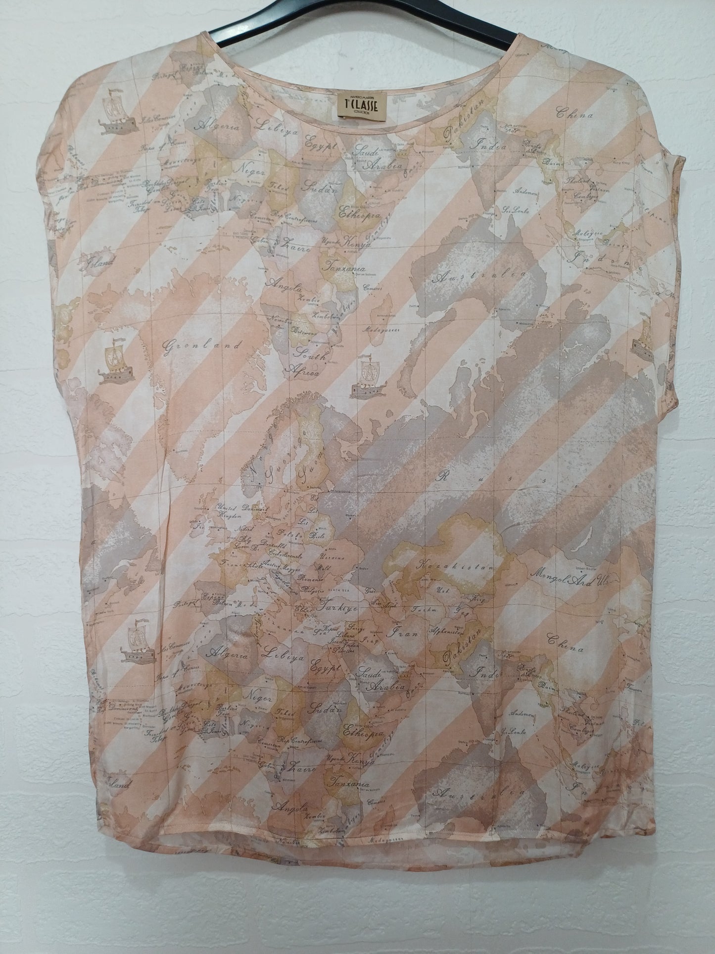Alviero Martini 1A Classe Beige/Pink Map Print Cap Sleeve Top Size 44/UK12 20" PTP - Very Good Condition