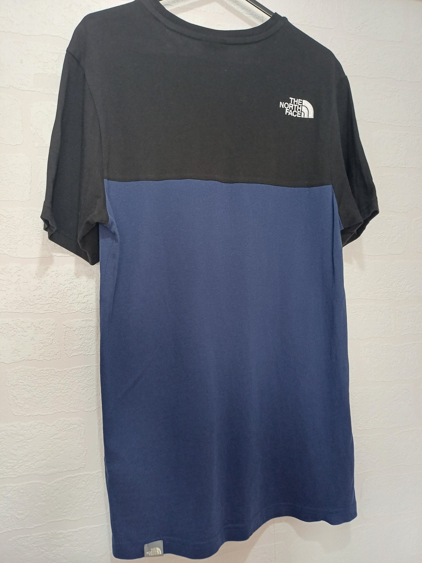 The North Face Blue and Black T-Shirt XS 17" PTP - Very Good Condition