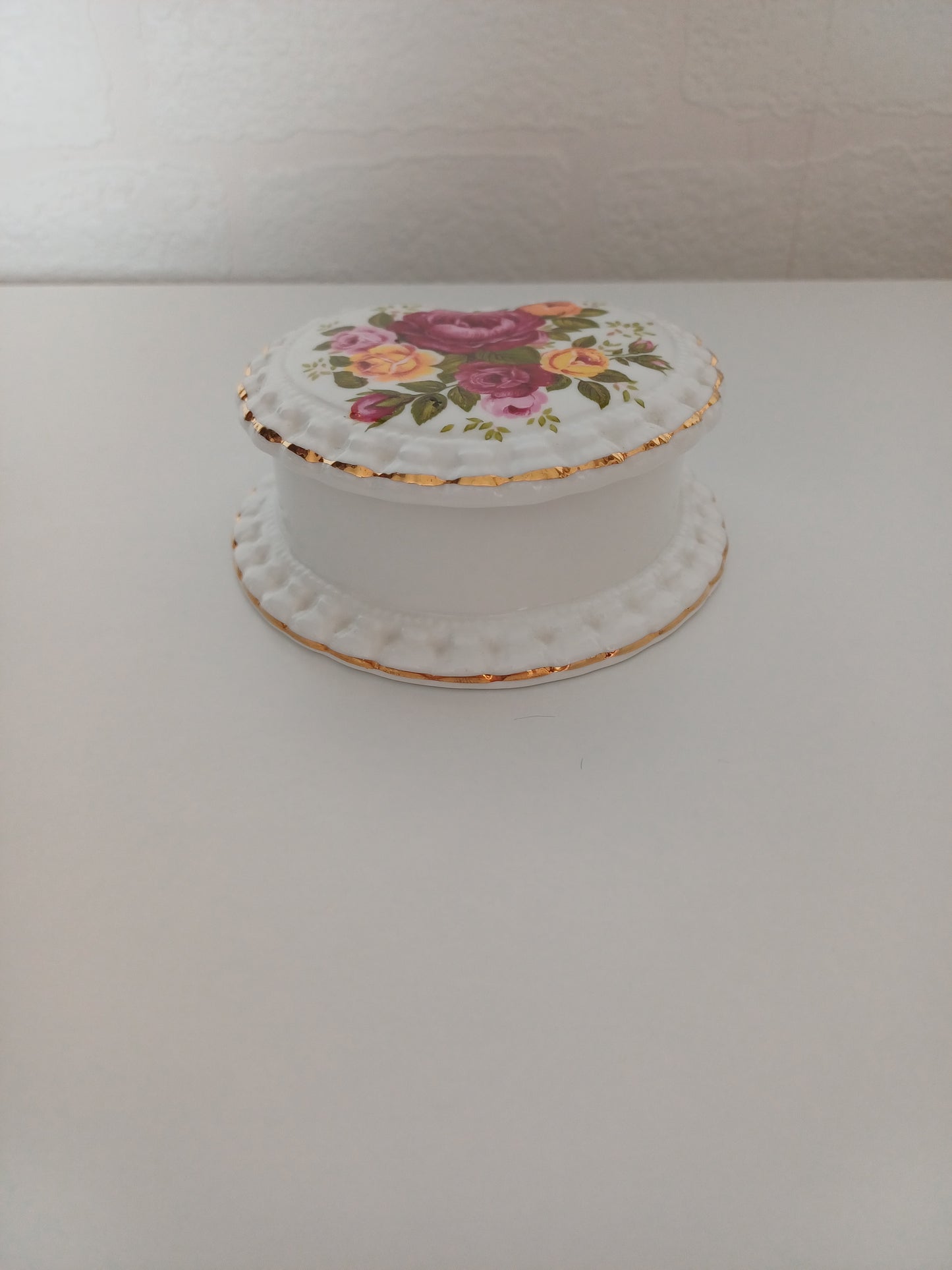 Crown Fine Bone China Heart Shaped Floral Rose Trinket Dish with Lid - Very Good Condition
